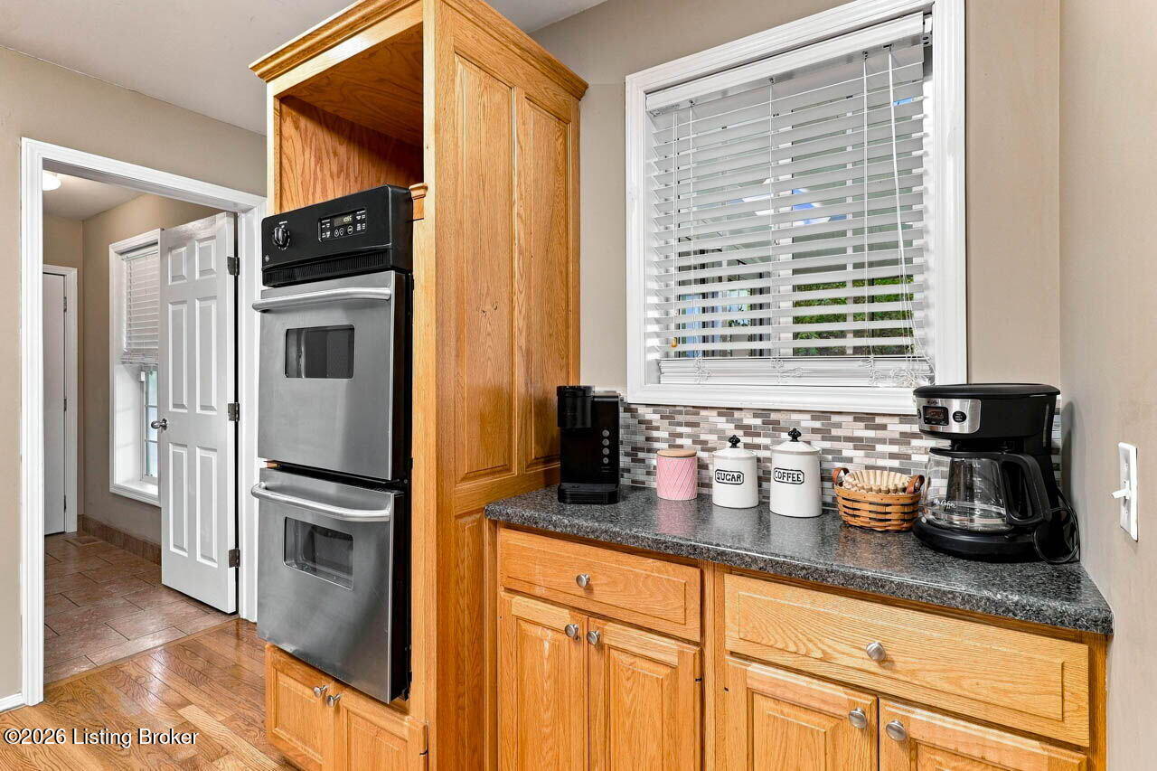 453 Erie Ct Property Photo 21