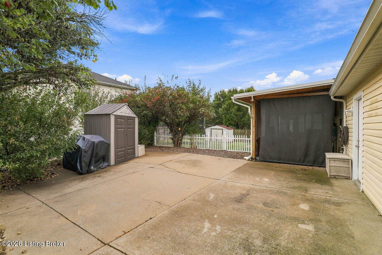 453 Erie Ct Property Photo 41