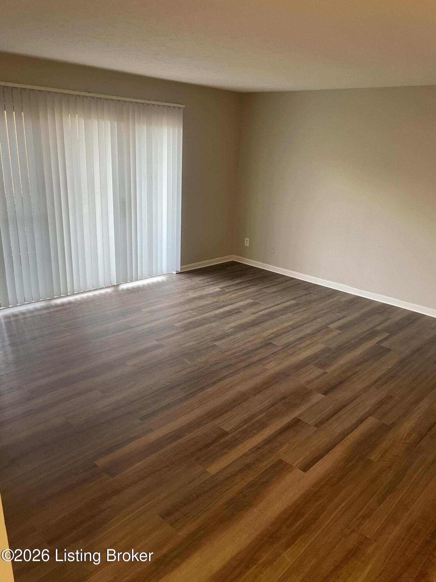404 N. Hite Ave B6 Property Photo 2