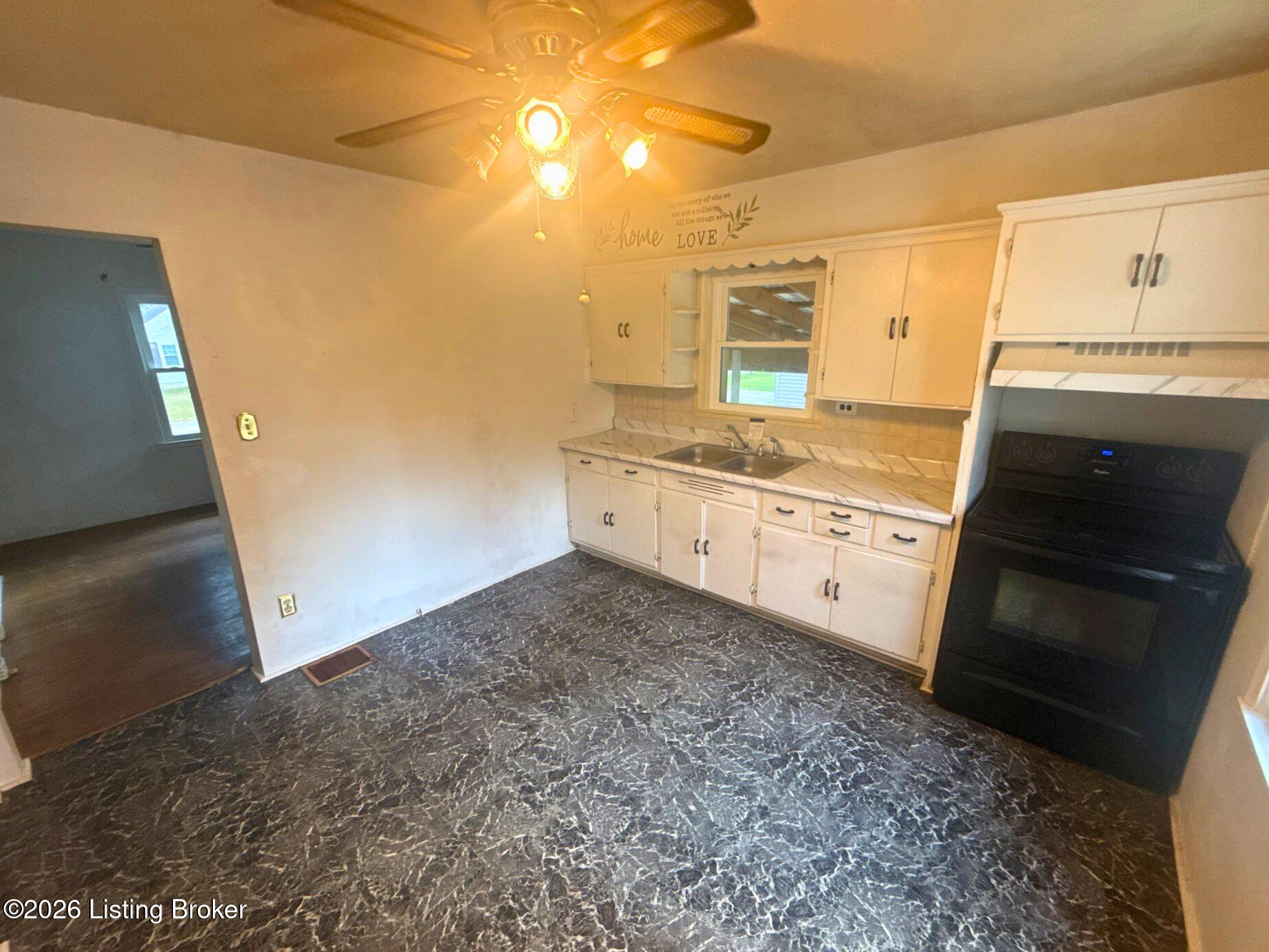 3024 Hartlage Ct Property Photo 5