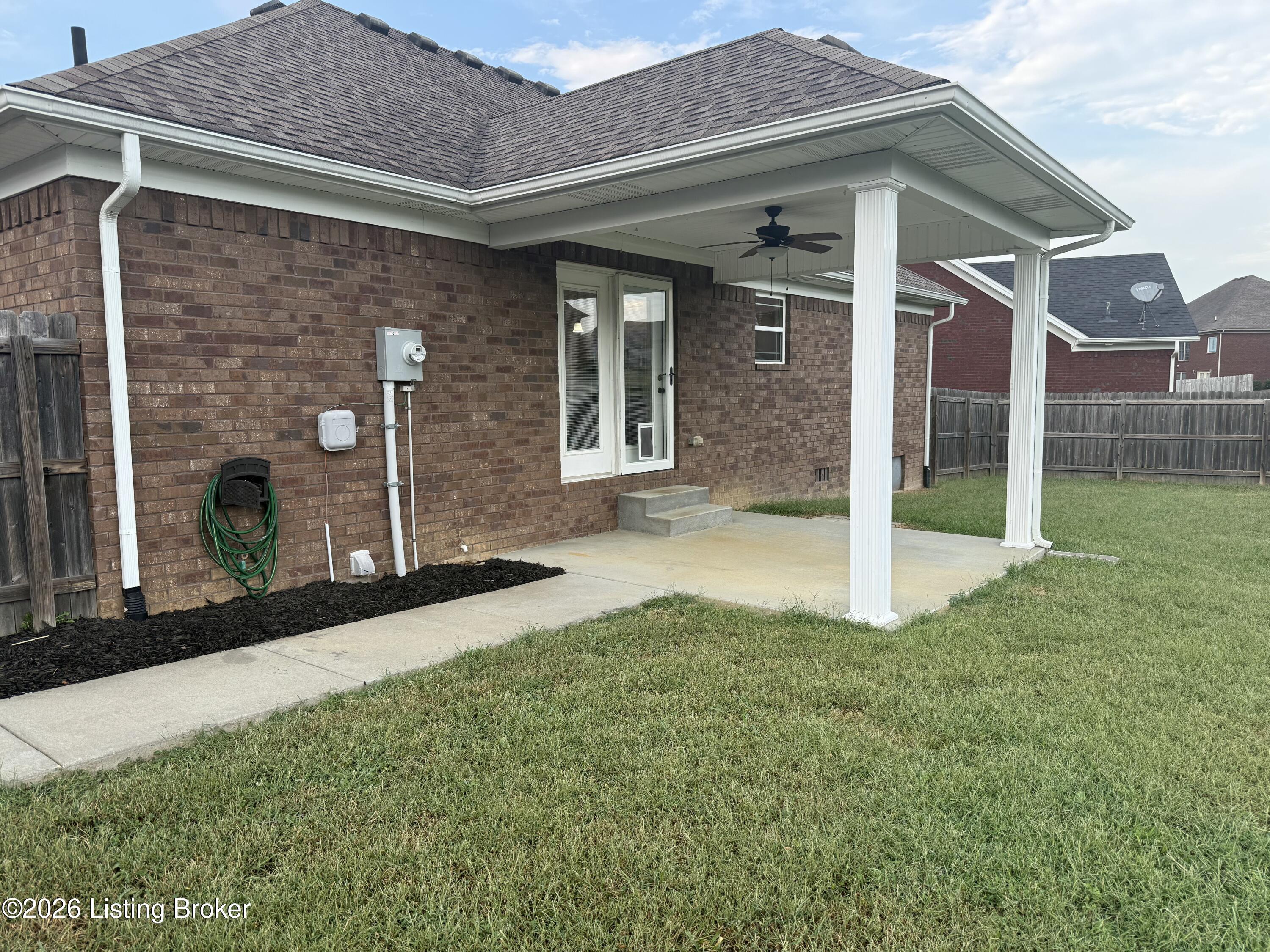 503 Meadowcrest Dr Property Photo 4