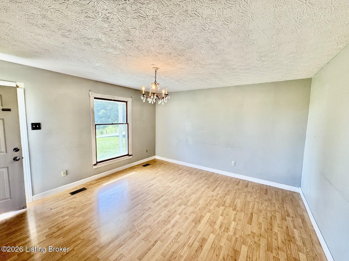 3390 Polin Rd Property Photo 3