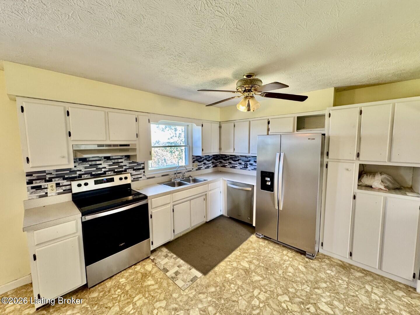 3390 Polin Rd Property Photo 5