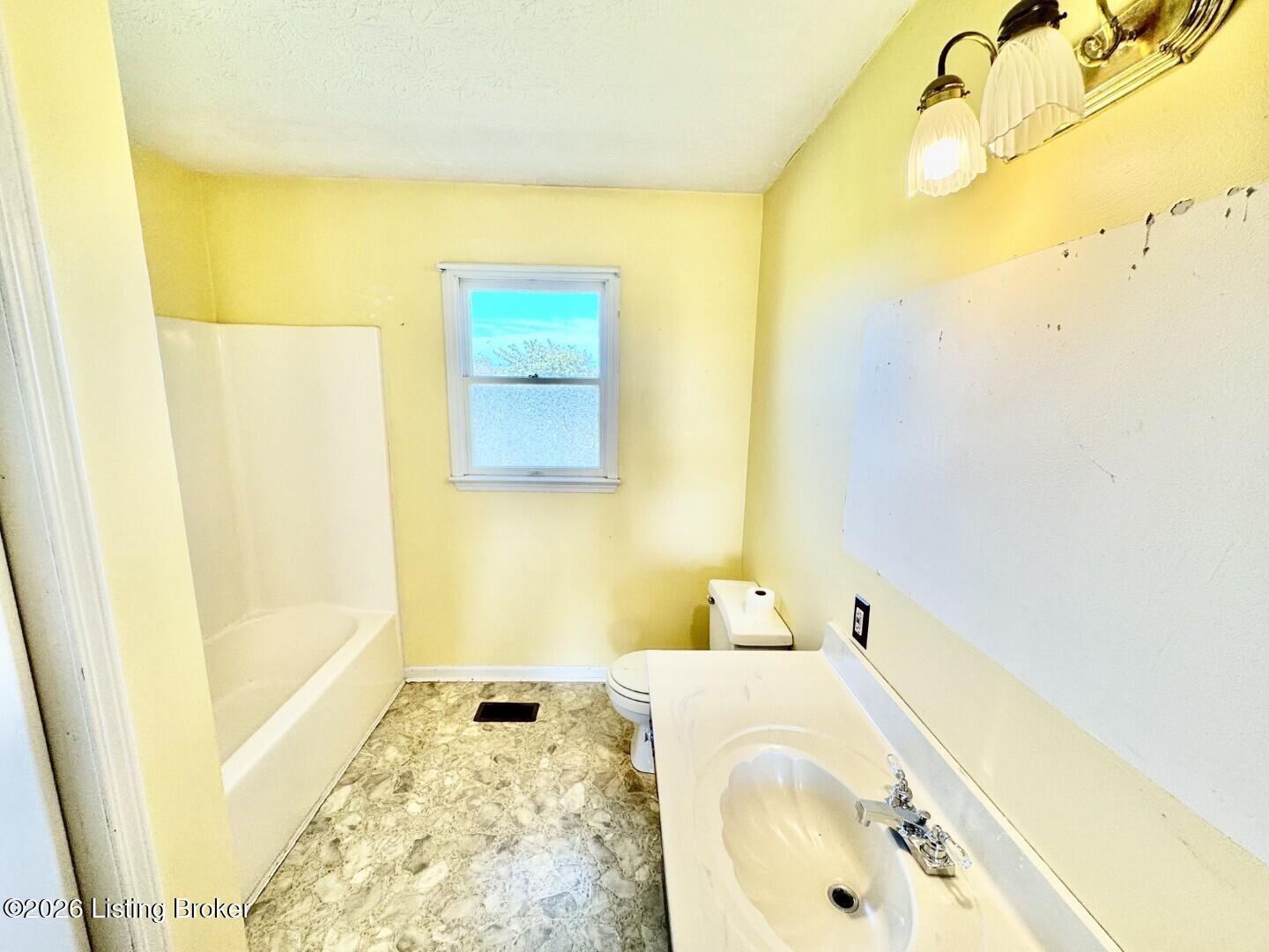 3390 Polin Rd Property Photo 10