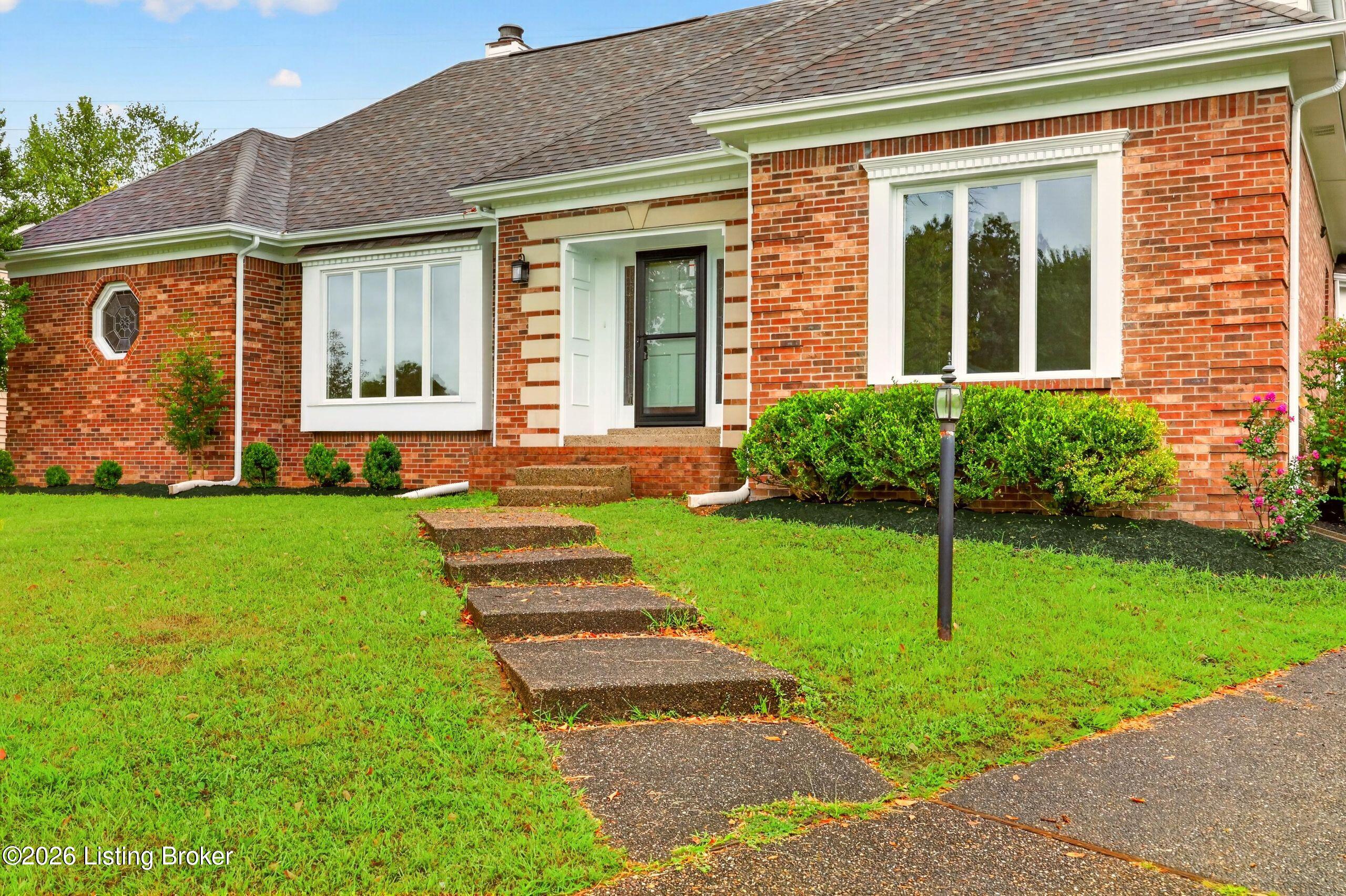 913 Brierly Hill Ct Property Photo 3