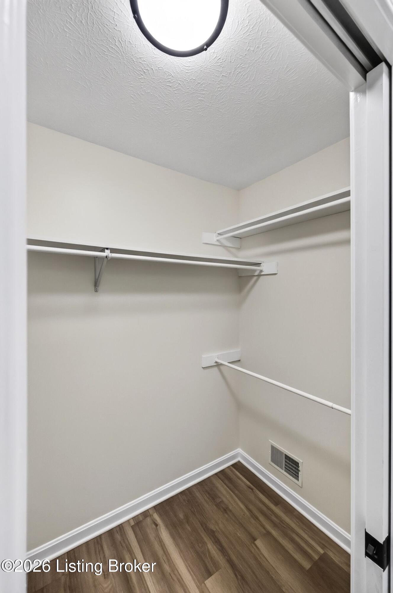 913 Brierly Hill Ct Property Photo 38