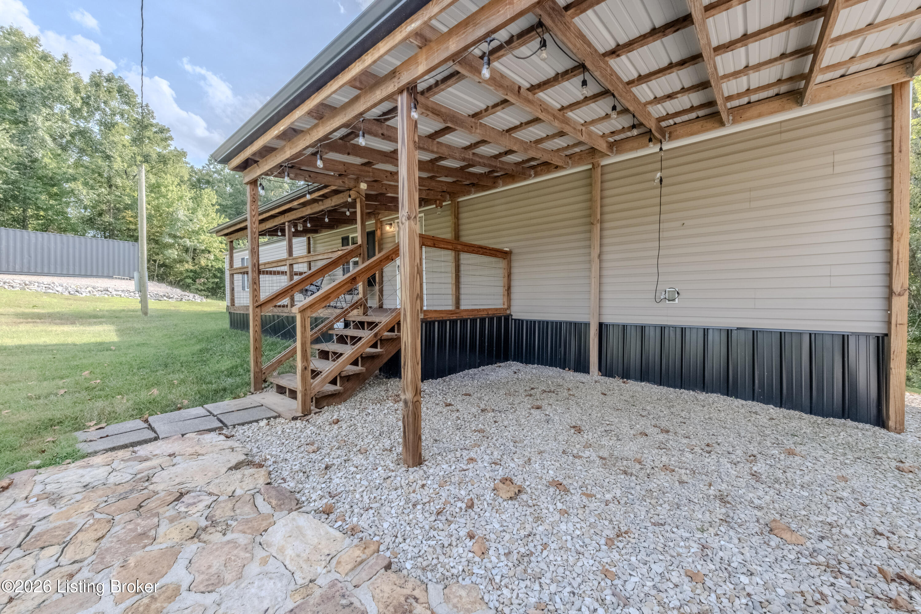 1287 Mercer Bend Rd Property Photo 5