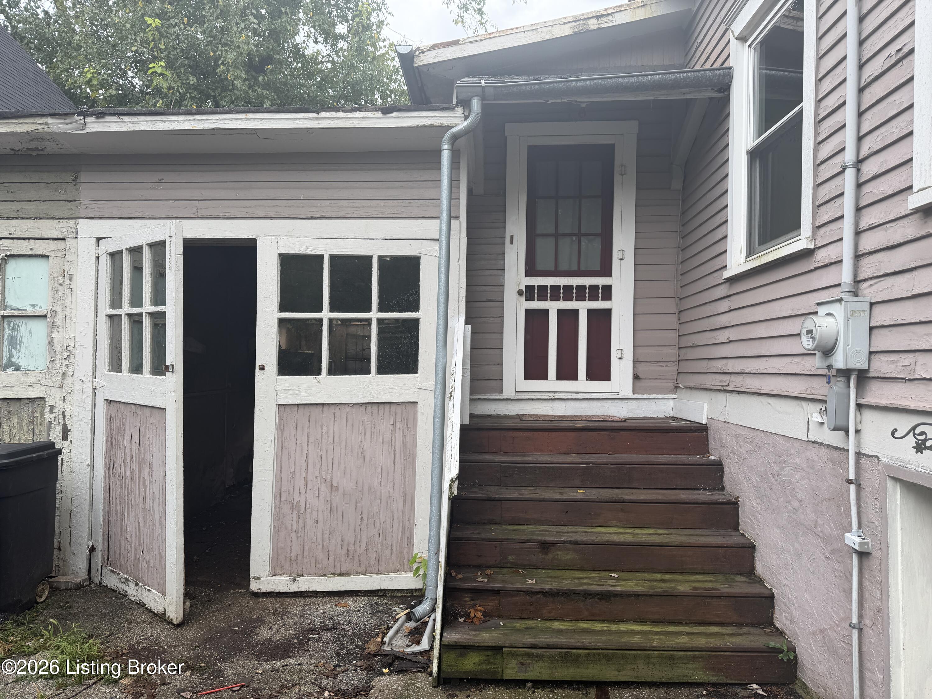 202 E Todd St Property Photo 6