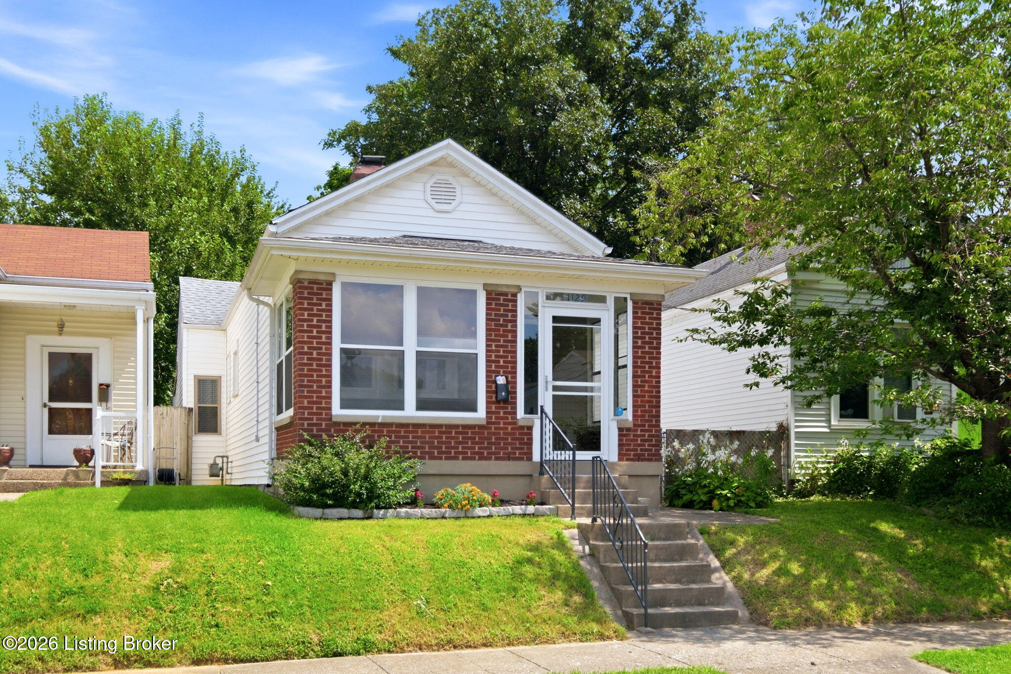 1129 Mulberry St Property Photo 4