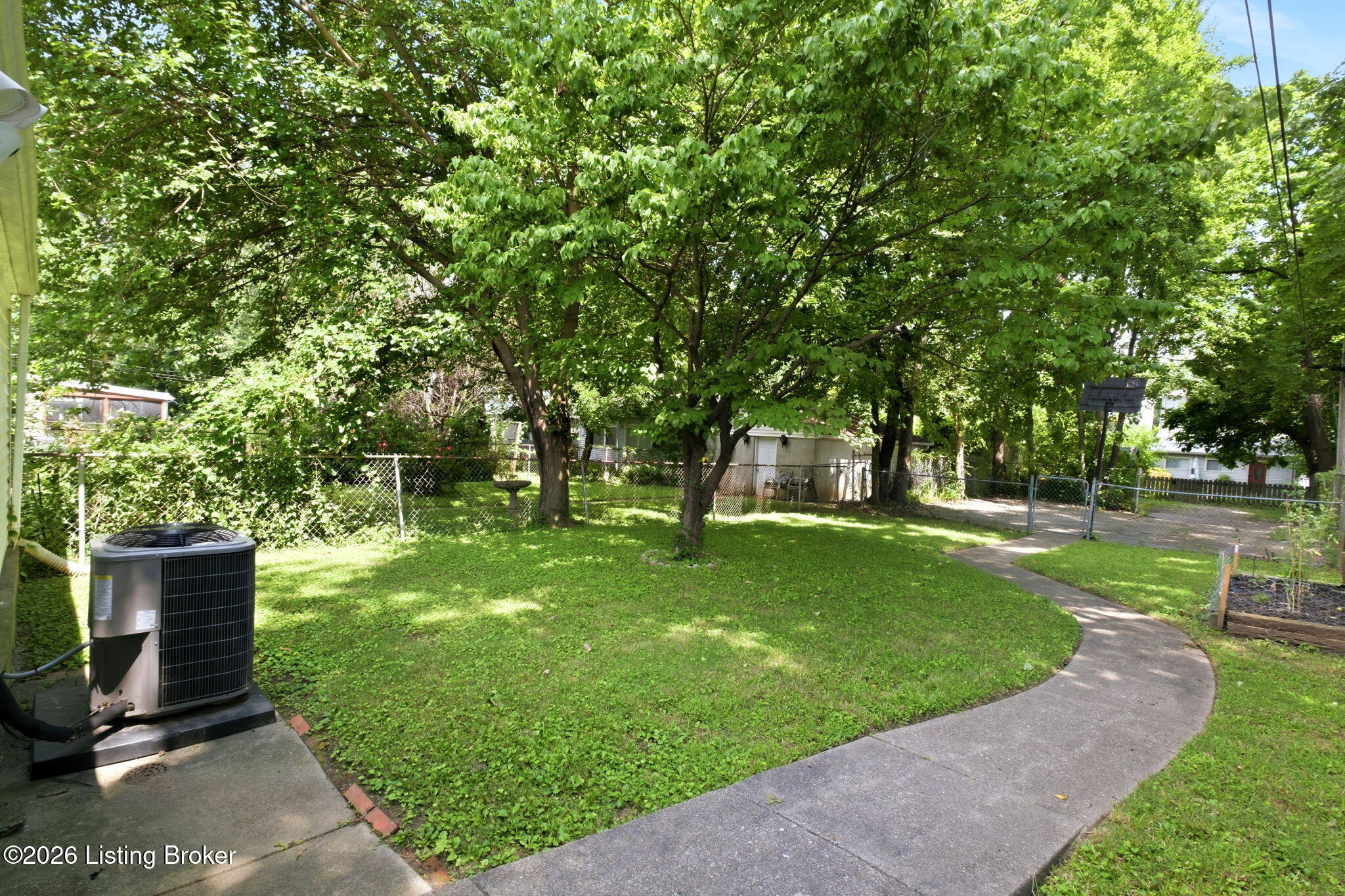 1129 Mulberry St Property Photo 8