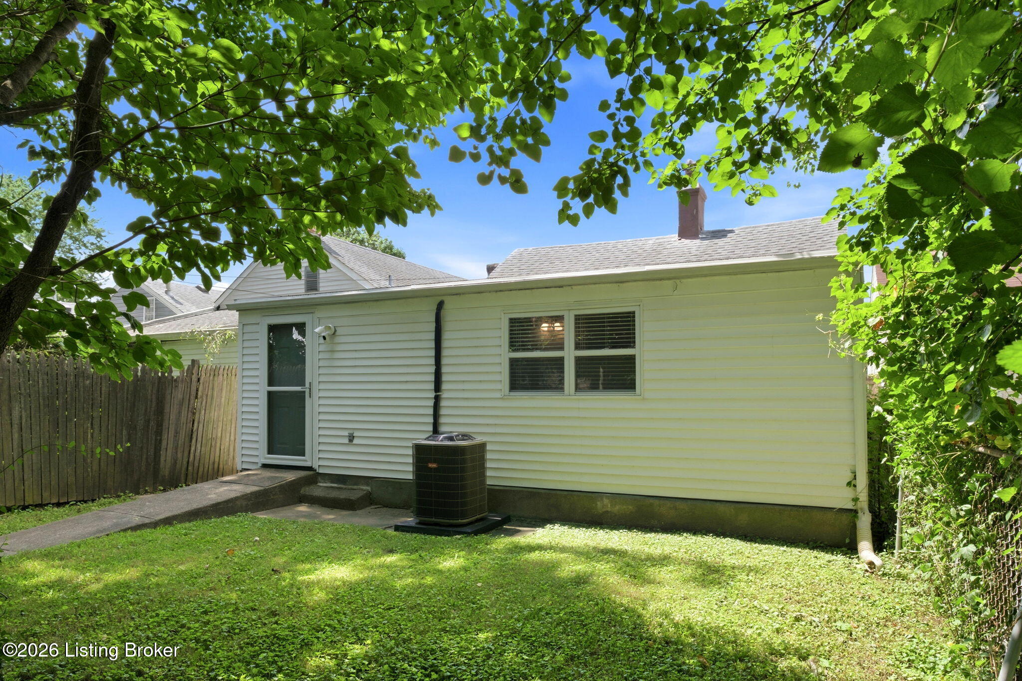 1129 Mulberry St Property Photo 10