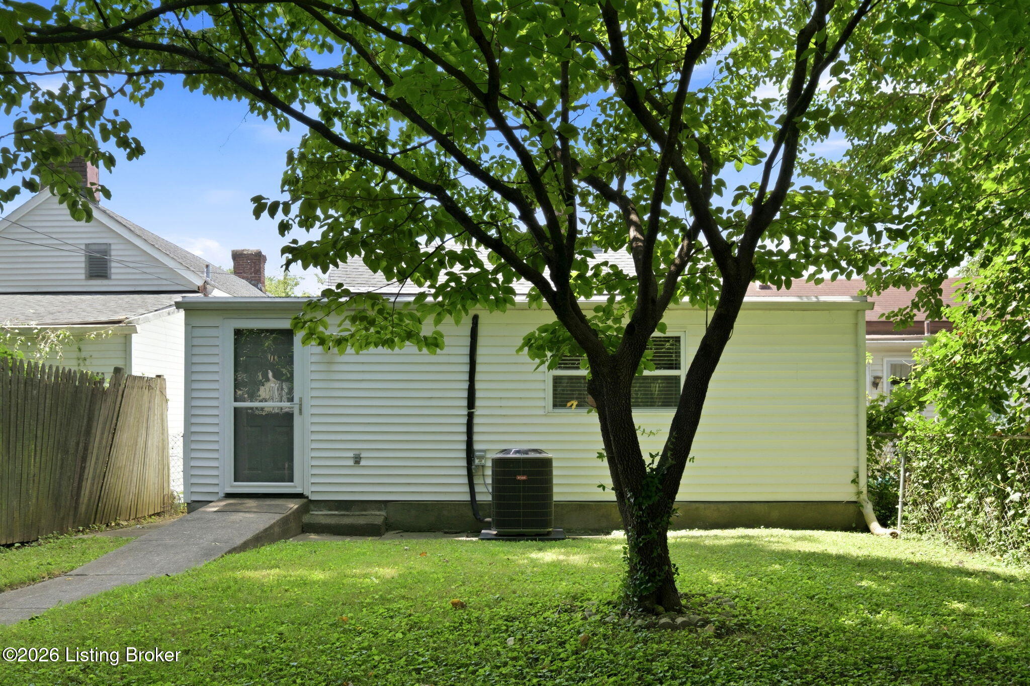 1129 Mulberry St Property Photo 11