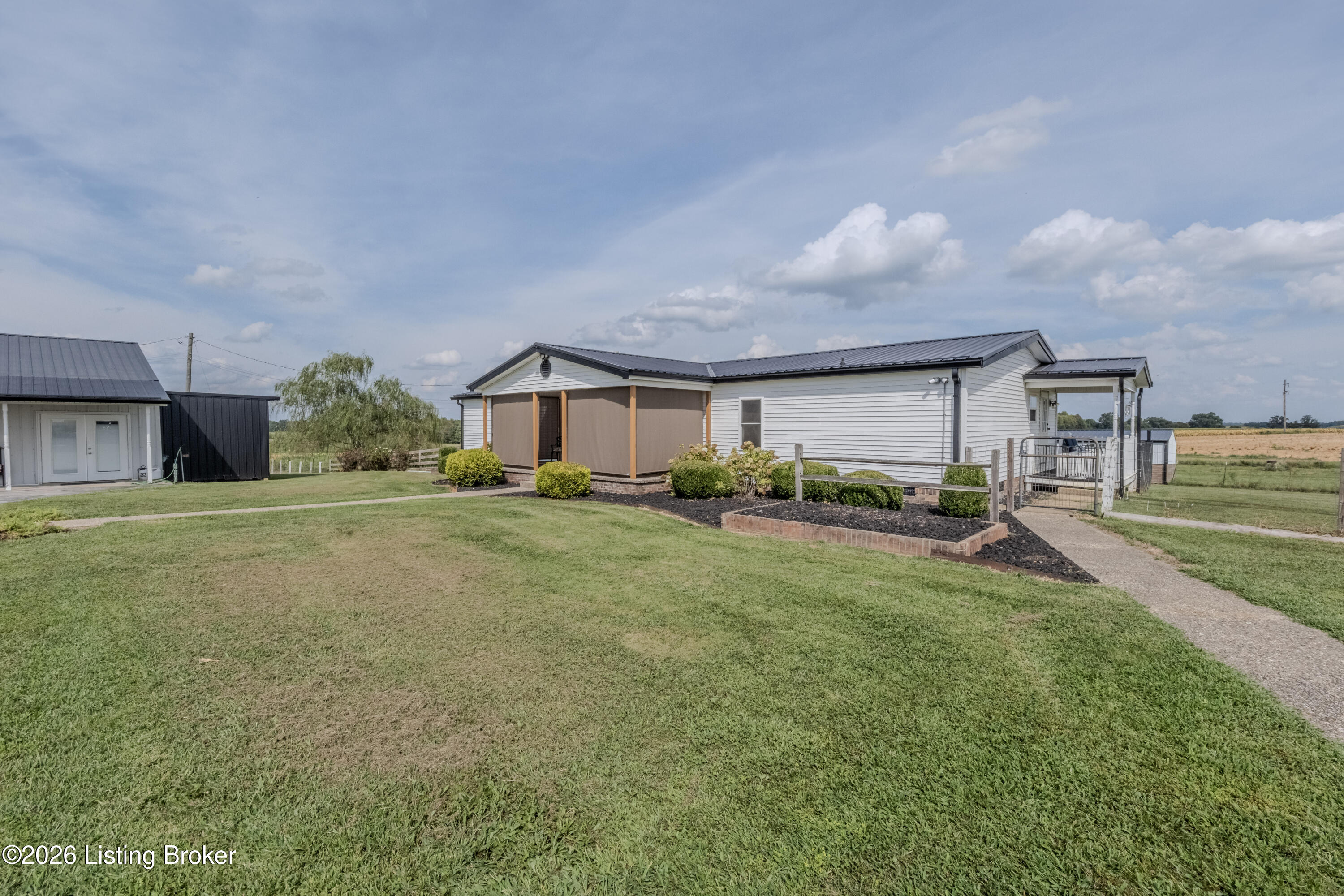 3459 S Highway 259 Property Photo 2