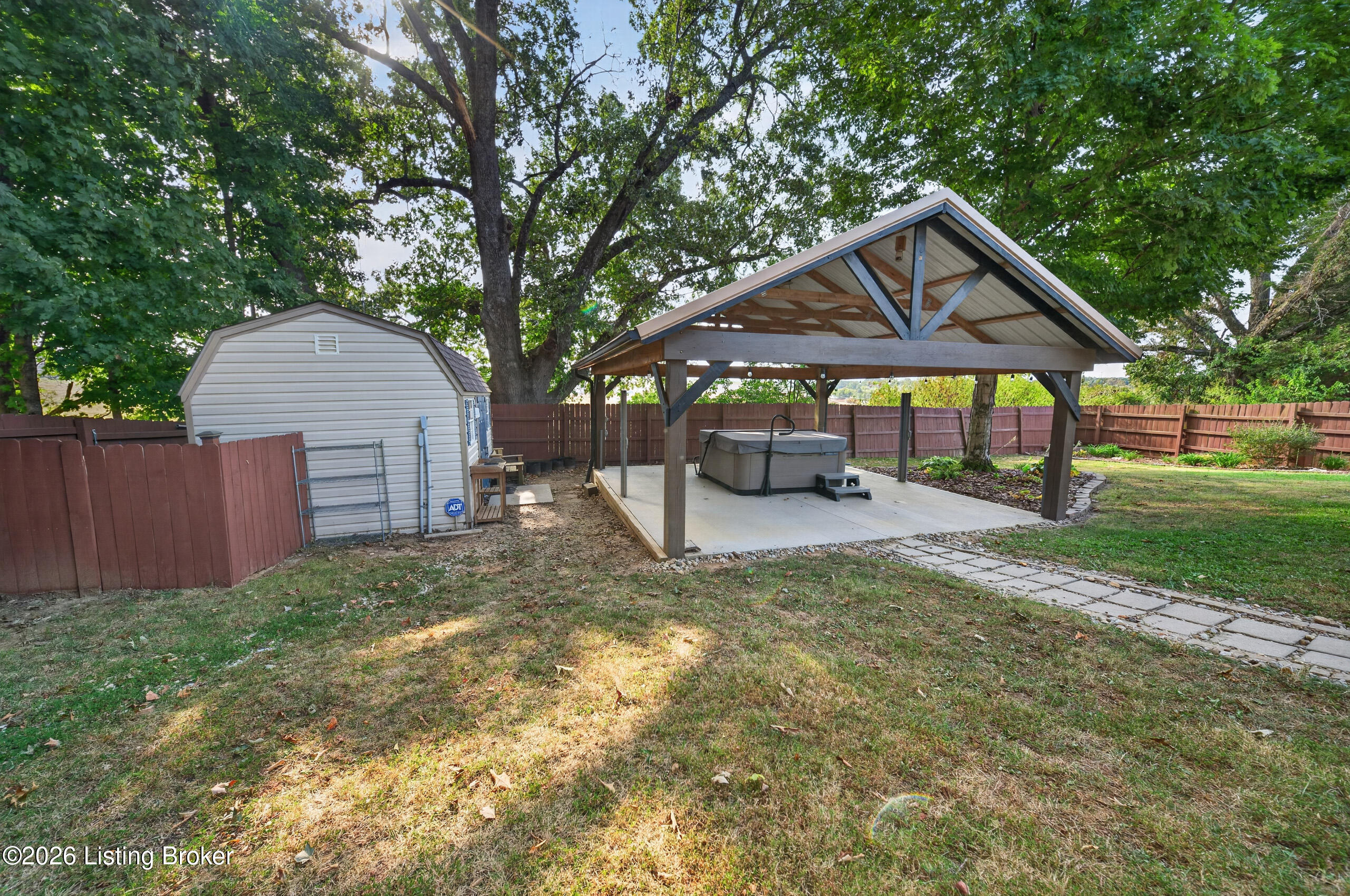 200 Scarlet Ave Property Photo 2