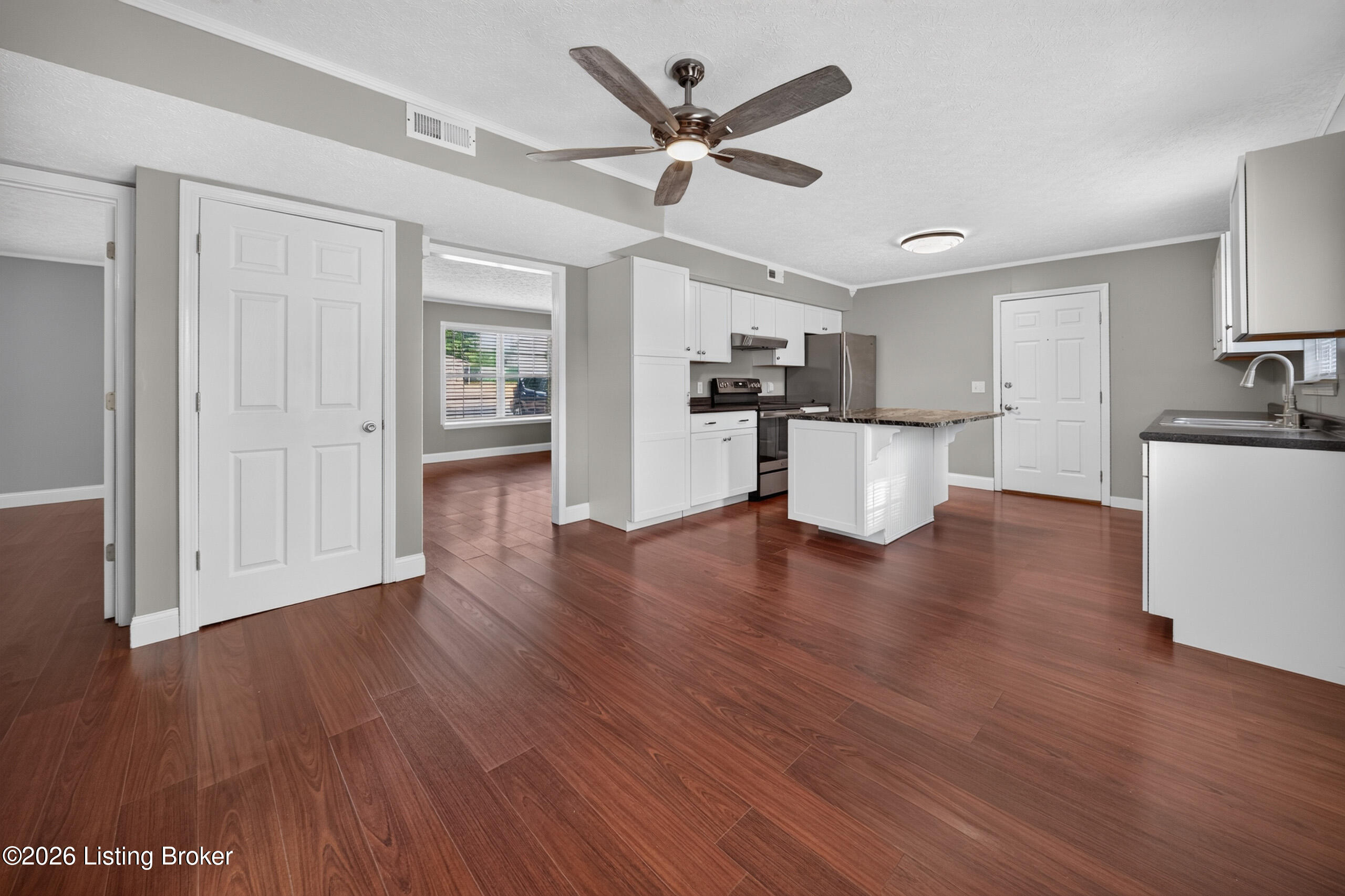 200 Scarlet Ave Property Photo 9