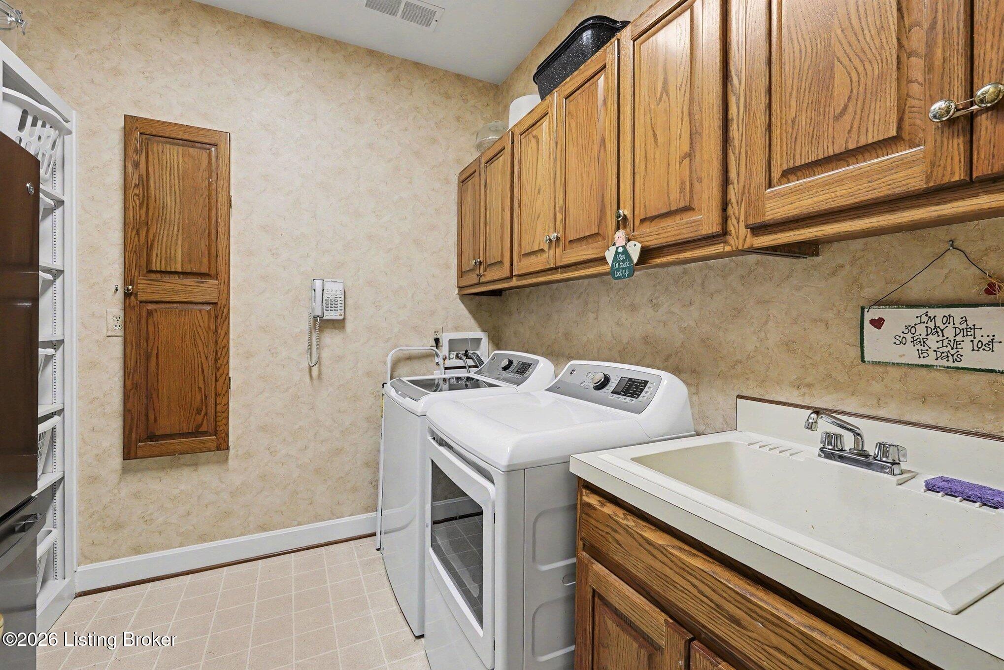 7016 Breakwater Pl Property Photo 18