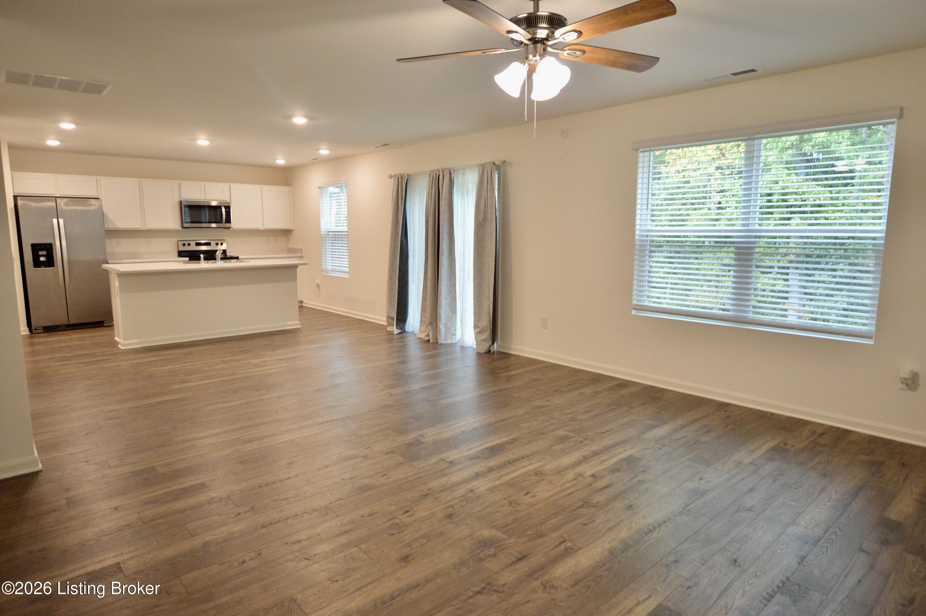 136 Coral Springs Pkwy Property Photo 6