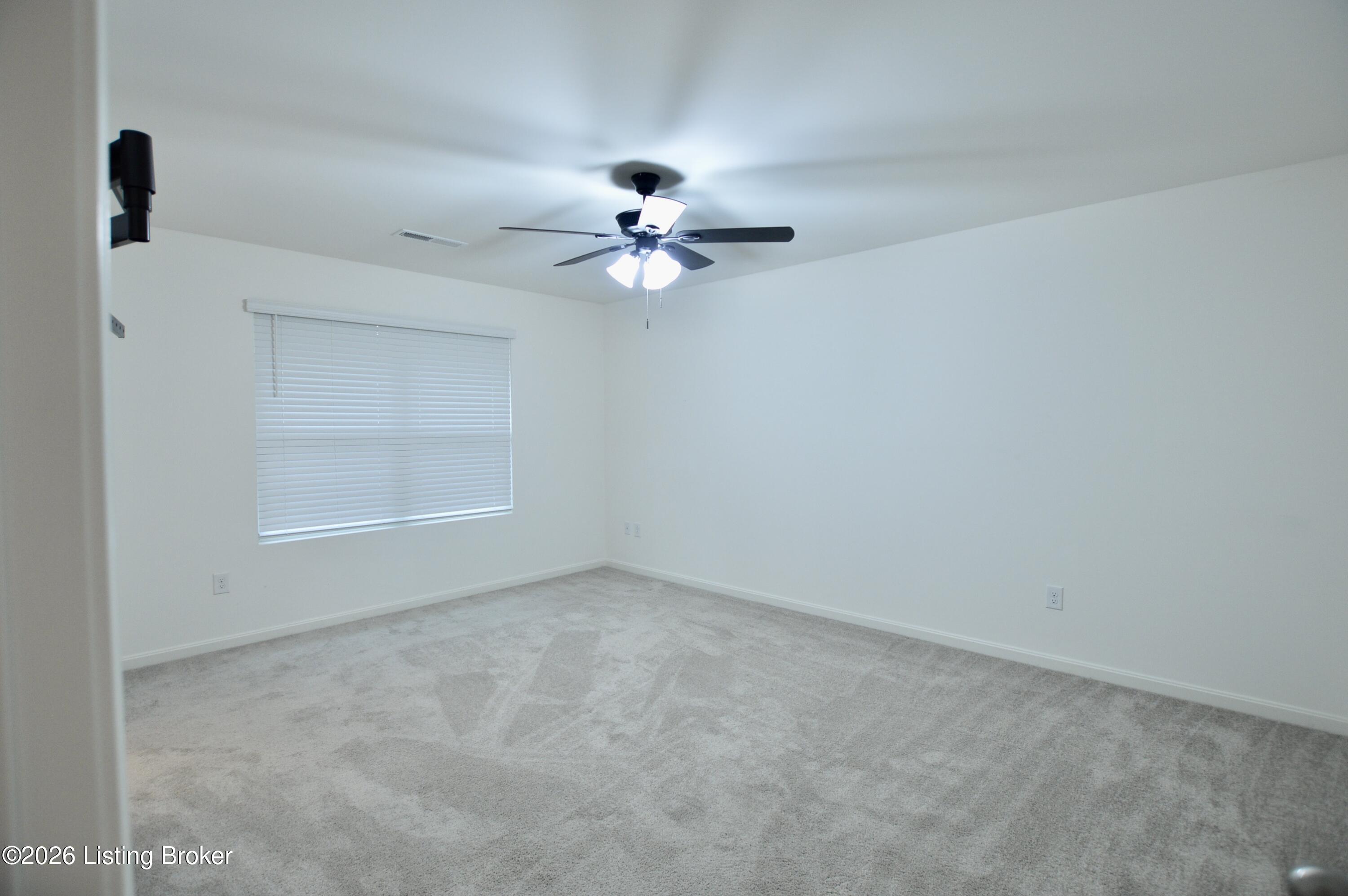 136 Coral Springs Pkwy Property Photo 12
