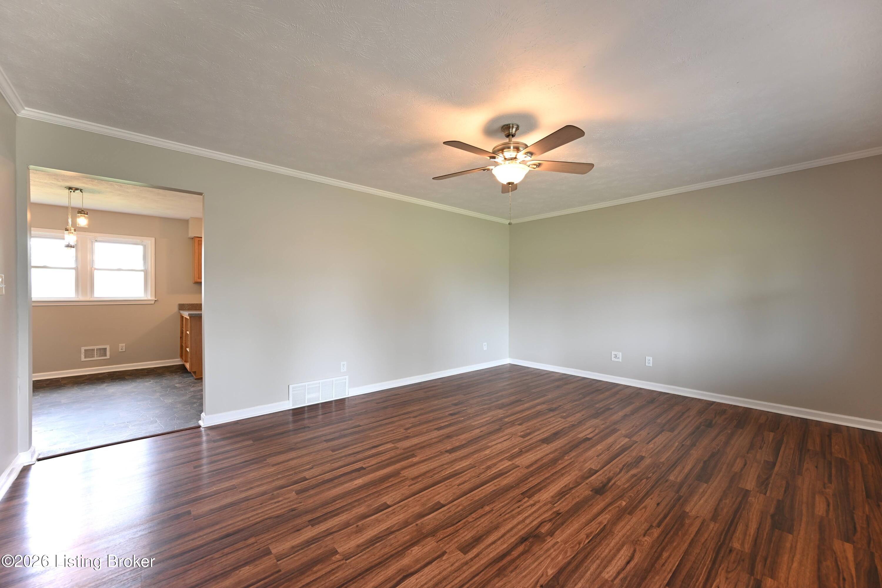 2324 Farnsley Rd Property Photo 3