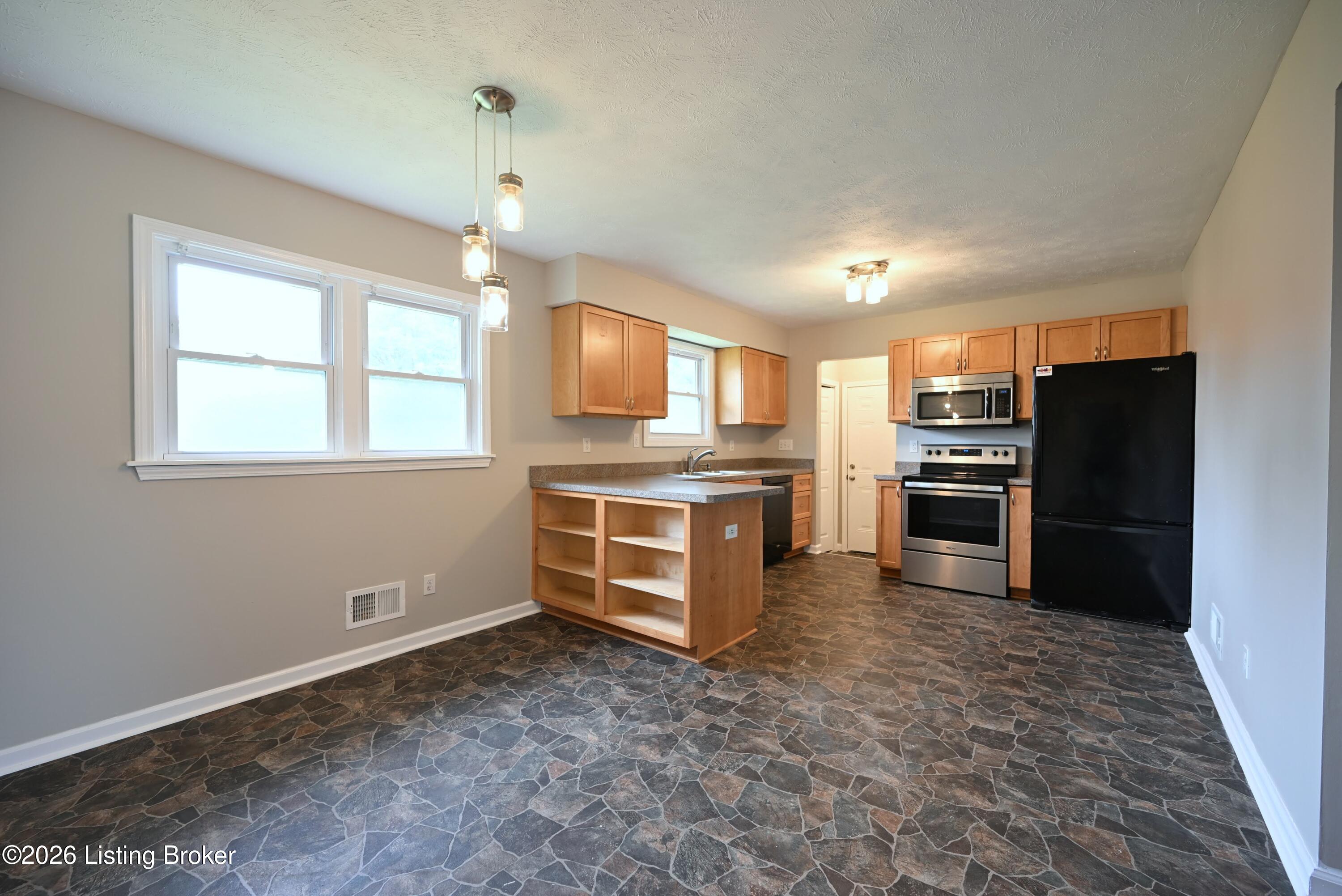 2324 Farnsley Rd Property Photo 7