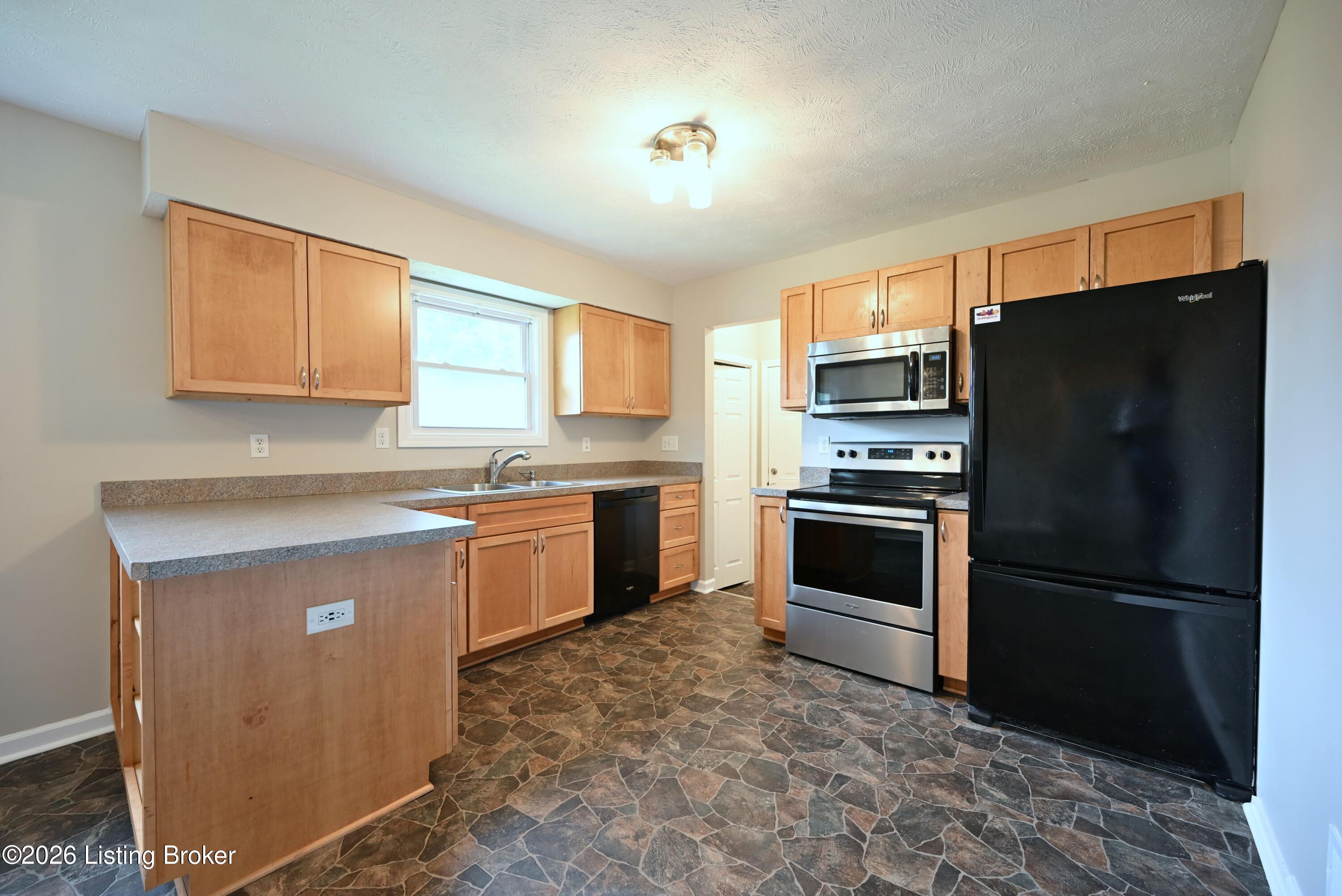 2324 Farnsley Rd Property Photo 8