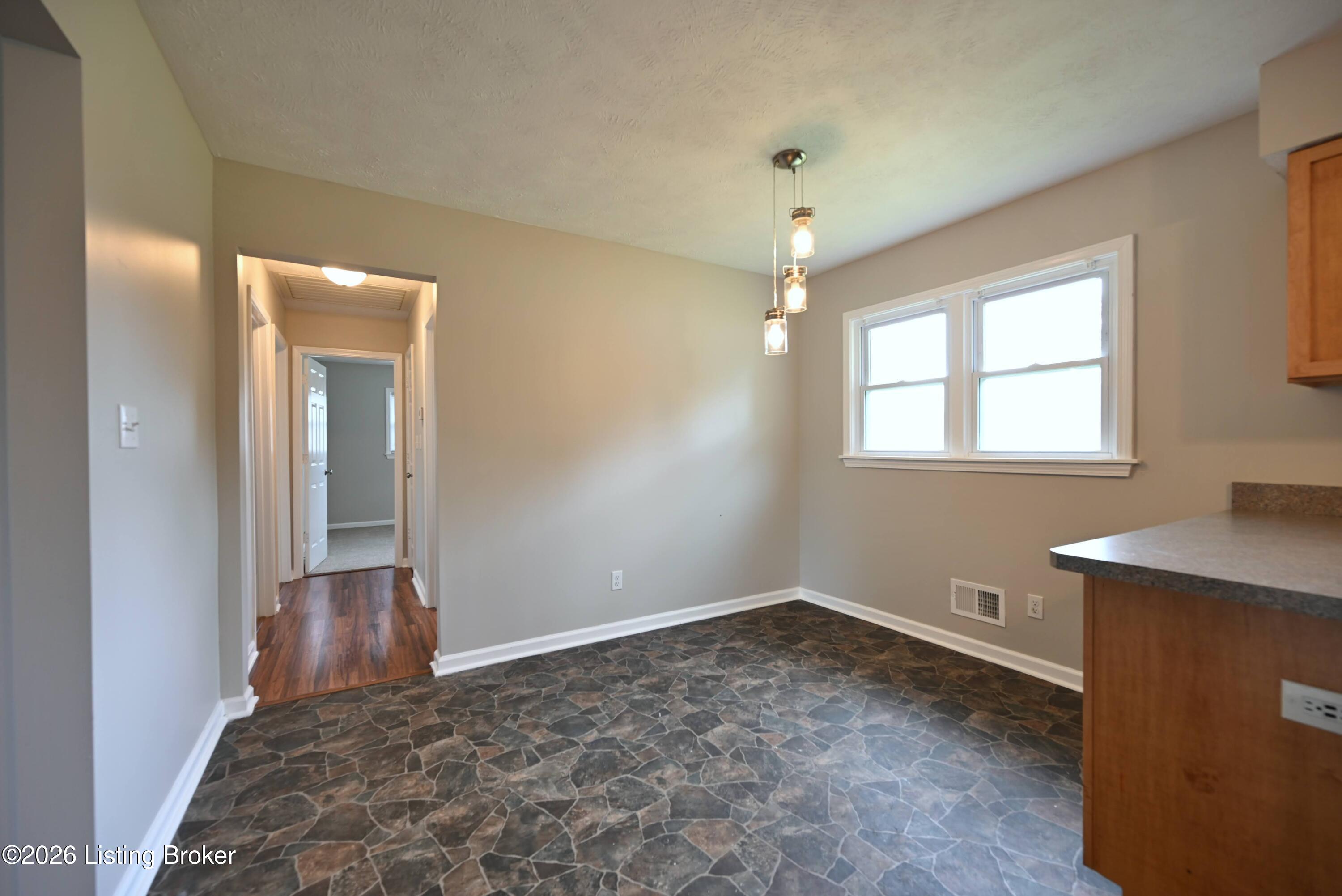 2324 Farnsley Rd Property Photo 9