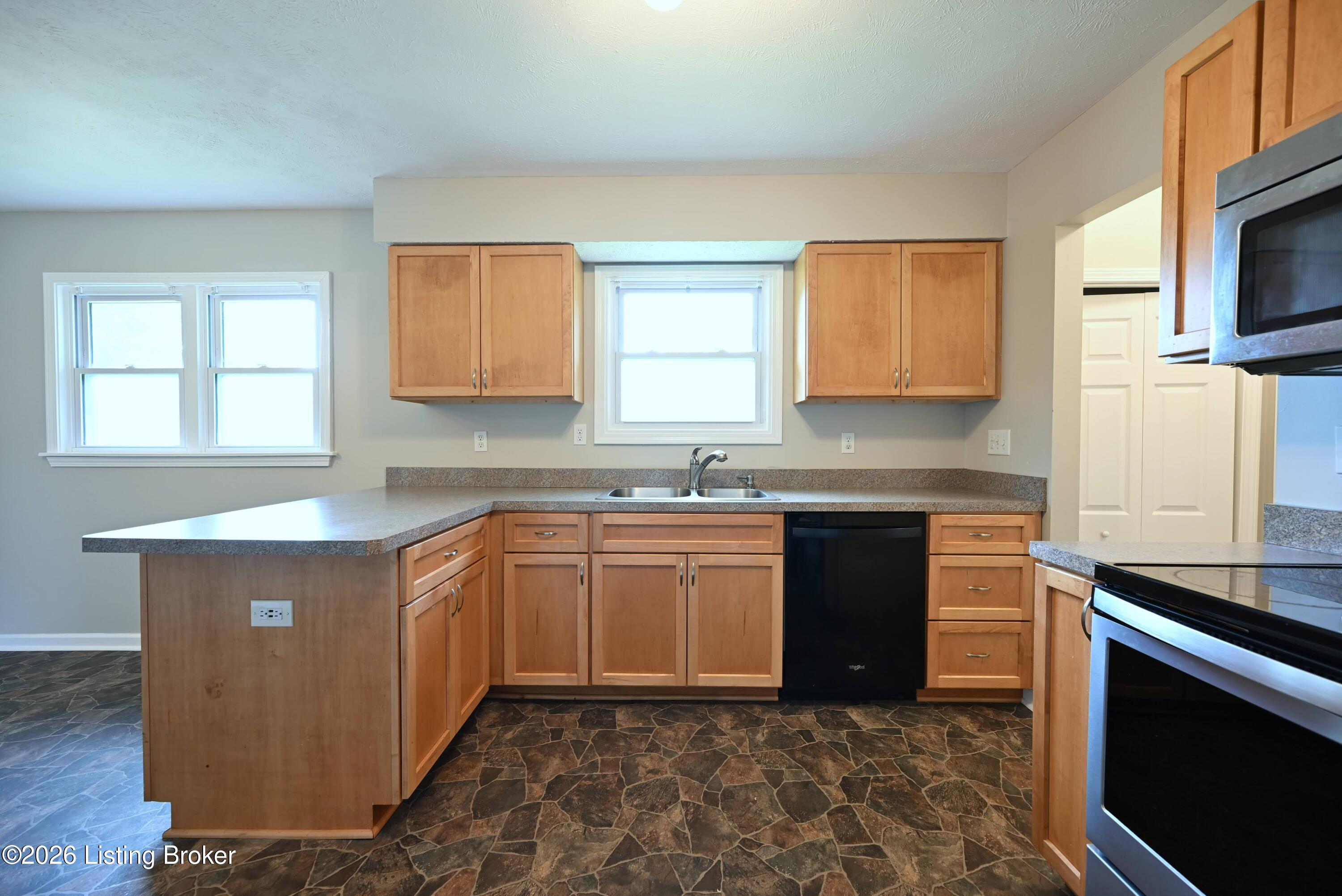 2324 Farnsley Rd Property Photo 10