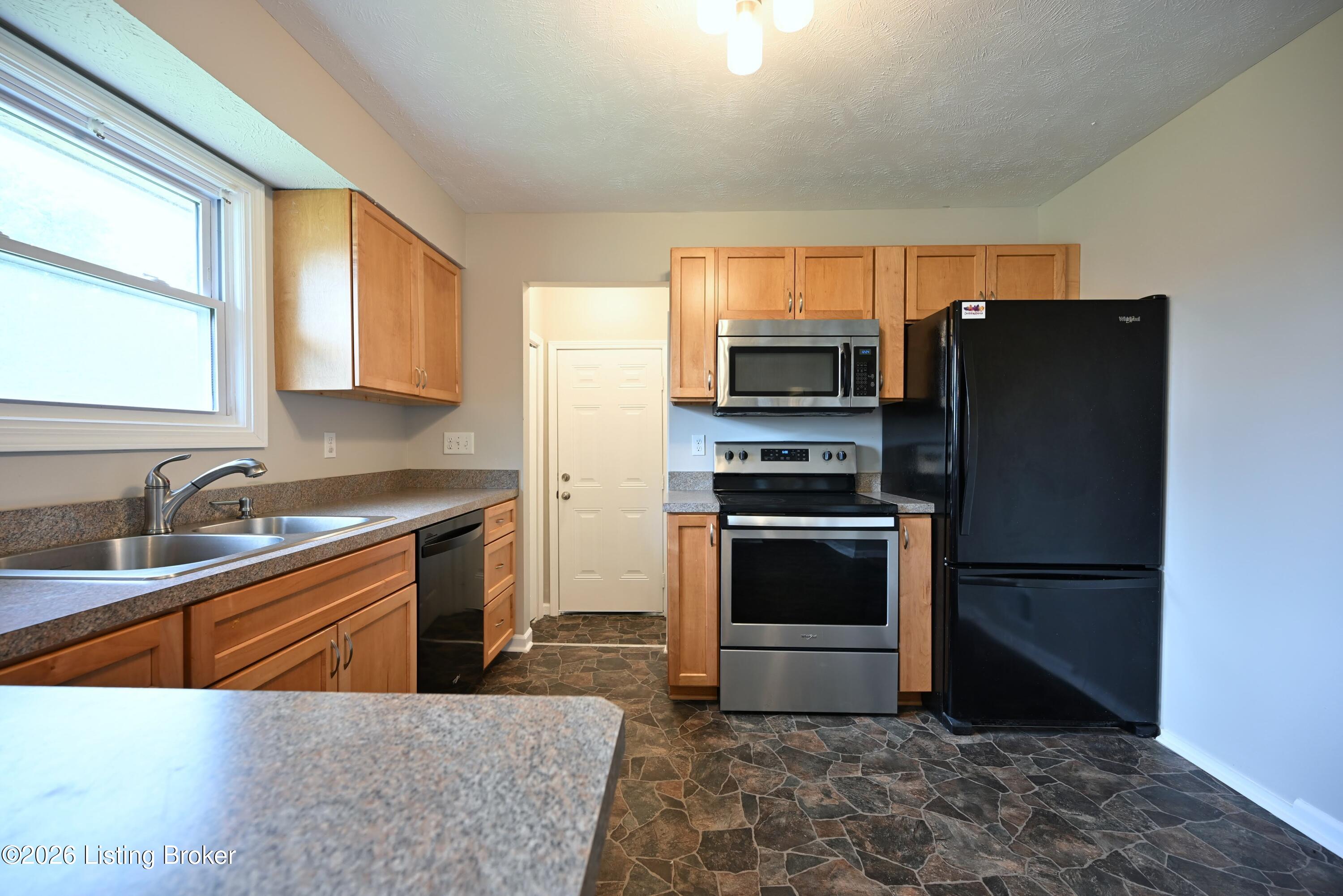 2324 Farnsley Rd Property Photo 11