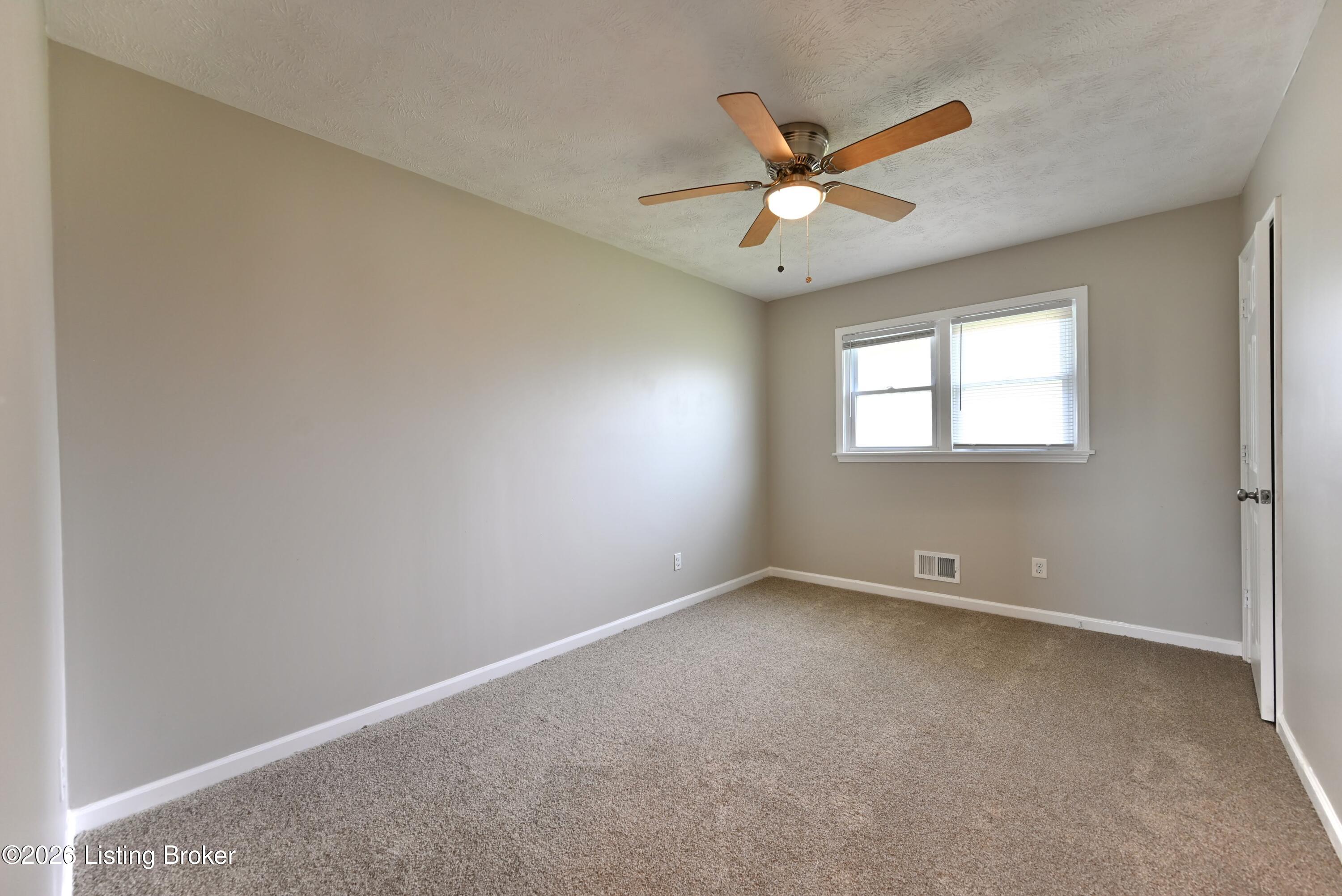 2324 Farnsley Rd Property Photo 14