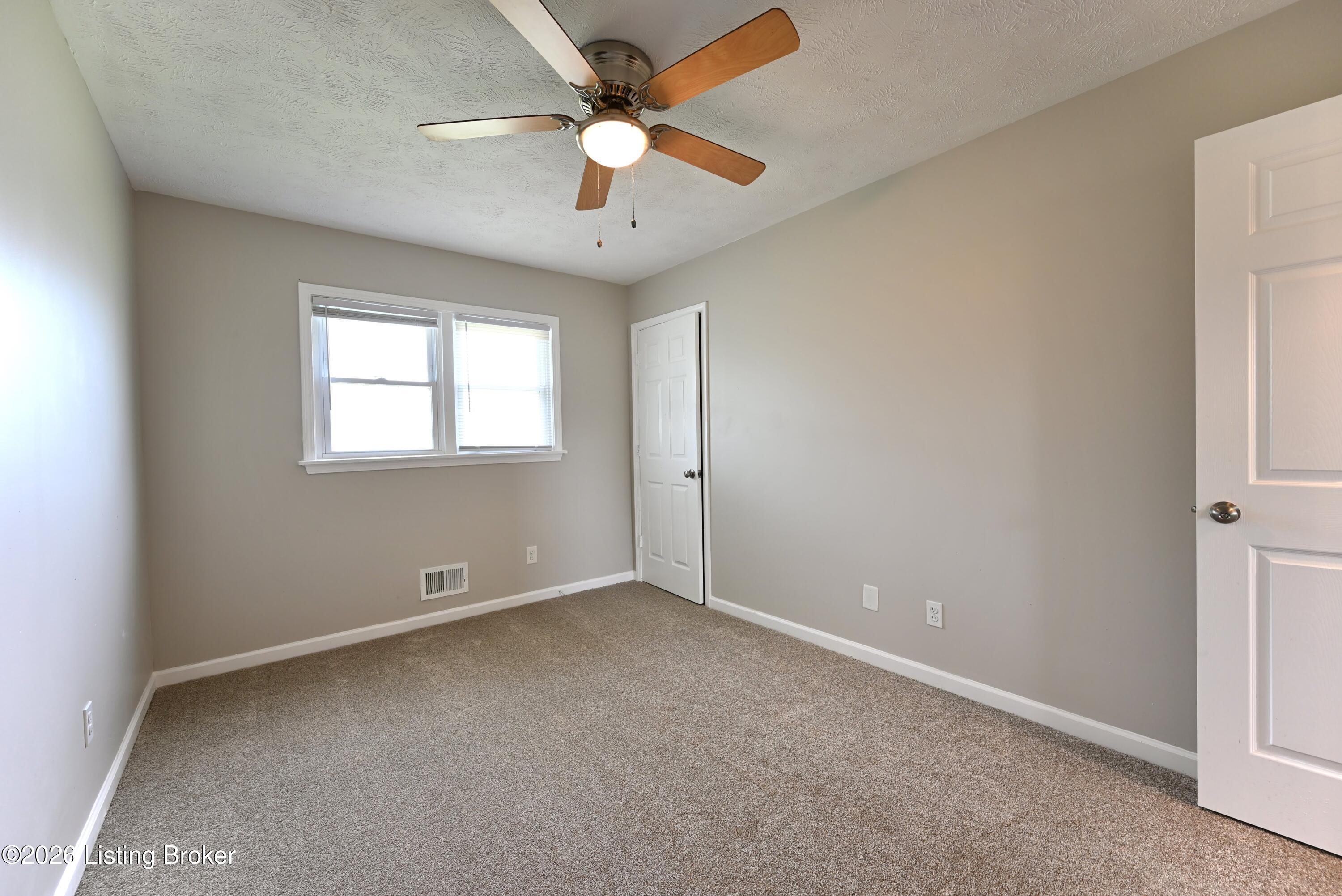 2324 Farnsley Rd Property Photo 15