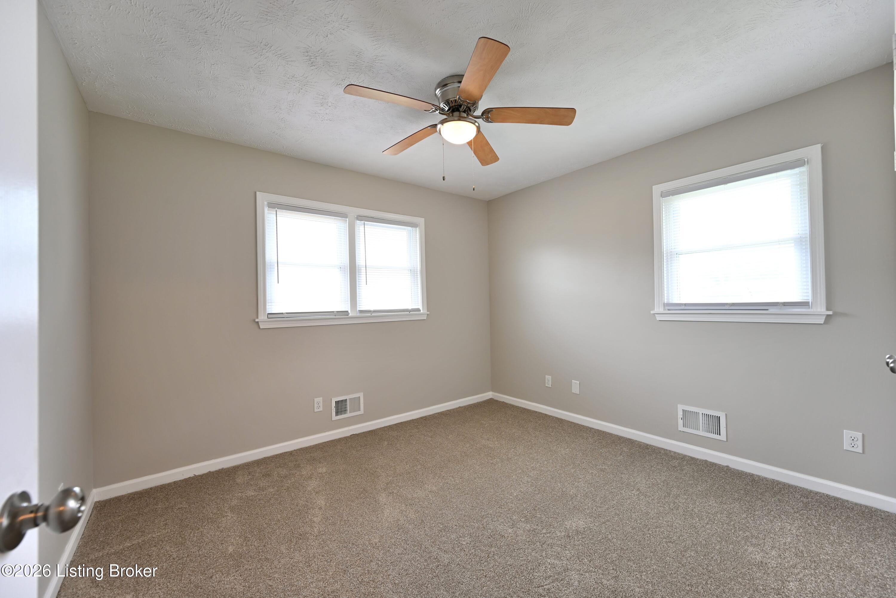 2324 Farnsley Rd Property Photo 17