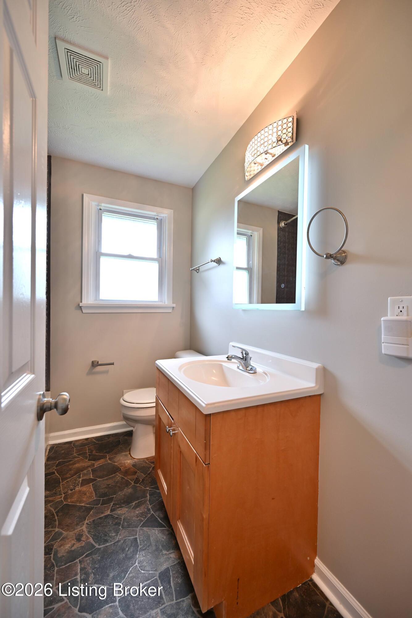 2324 Farnsley Rd Property Photo 24