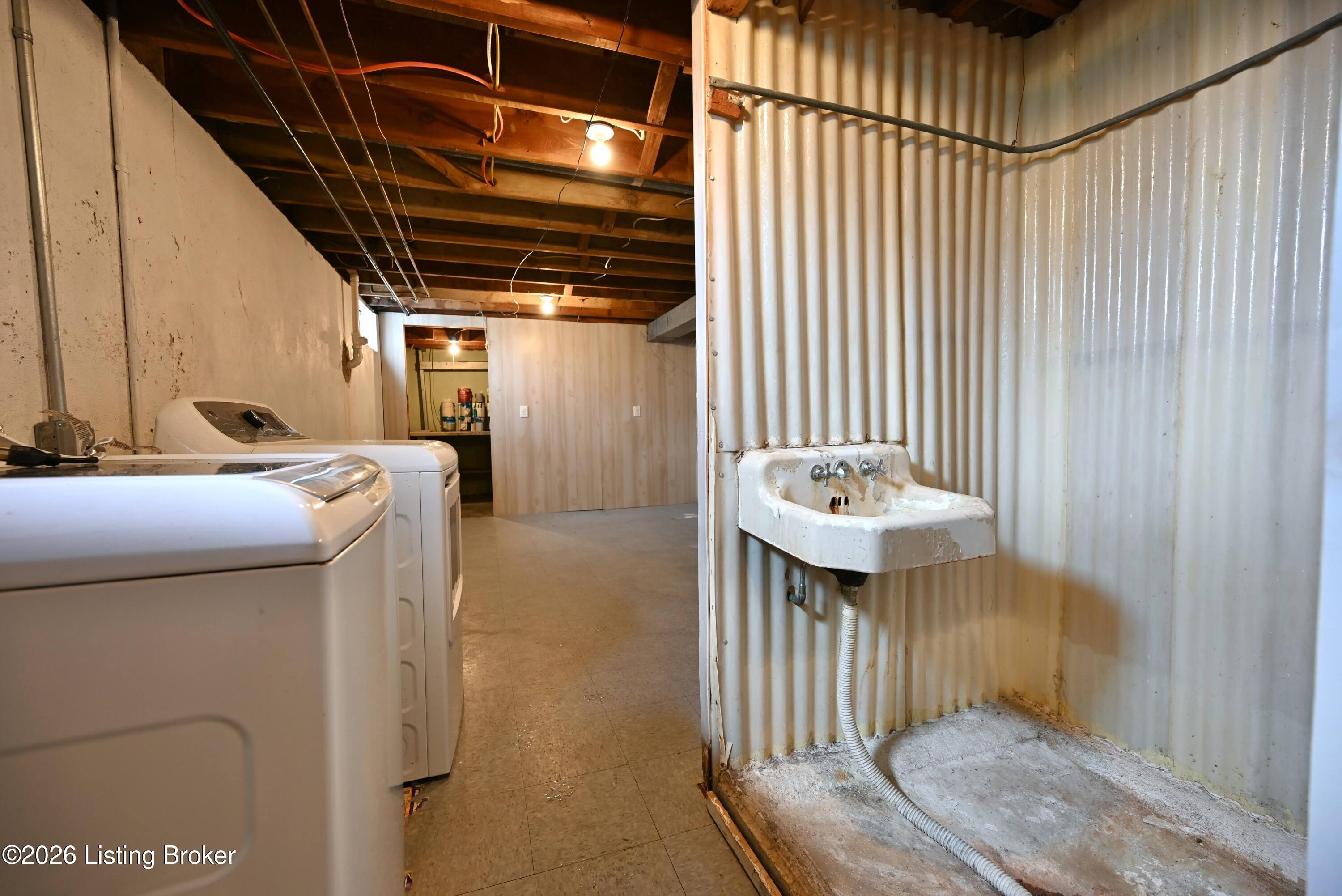 2324 Farnsley Rd Property Photo 26