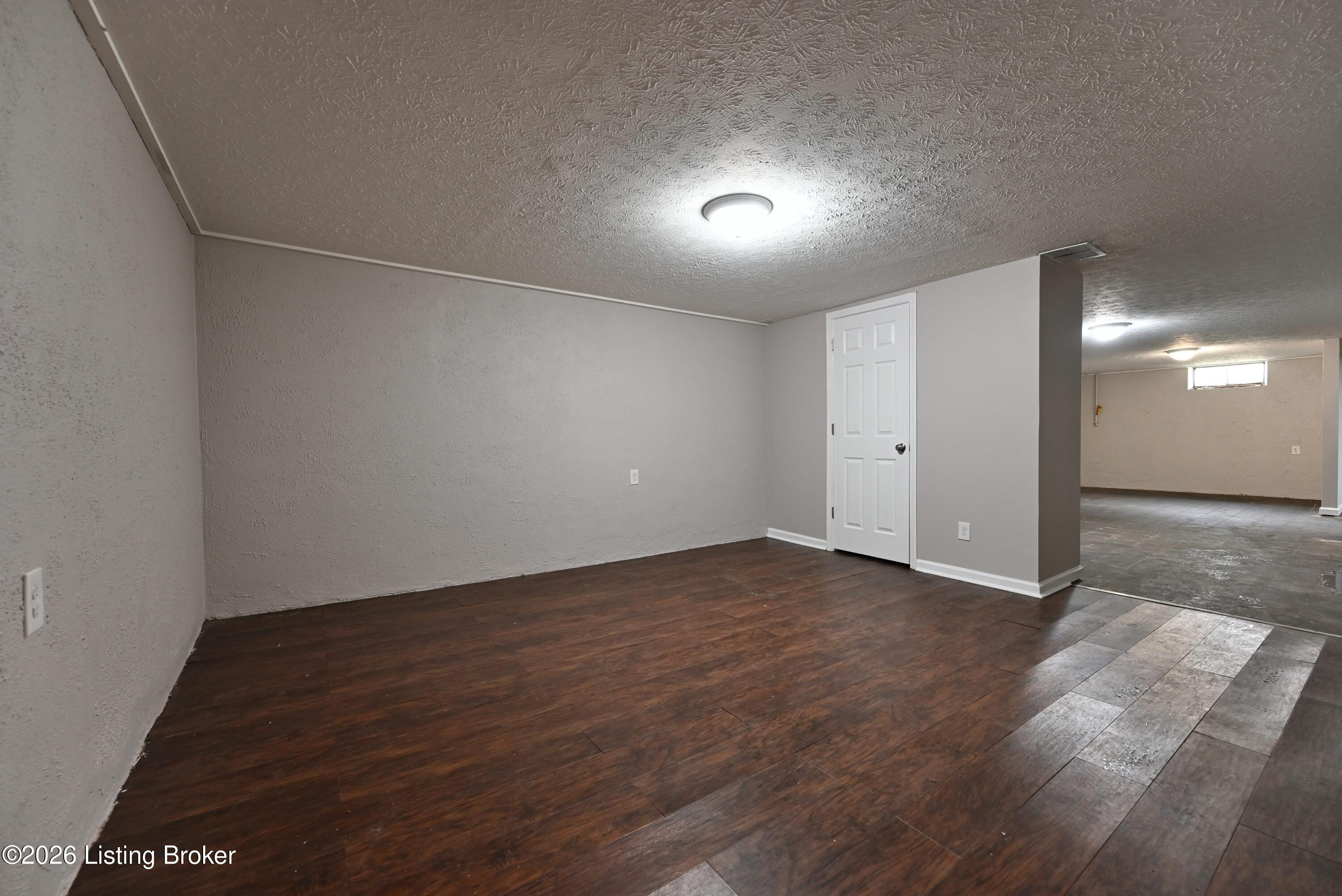 2324 Farnsley Rd Property Photo 37