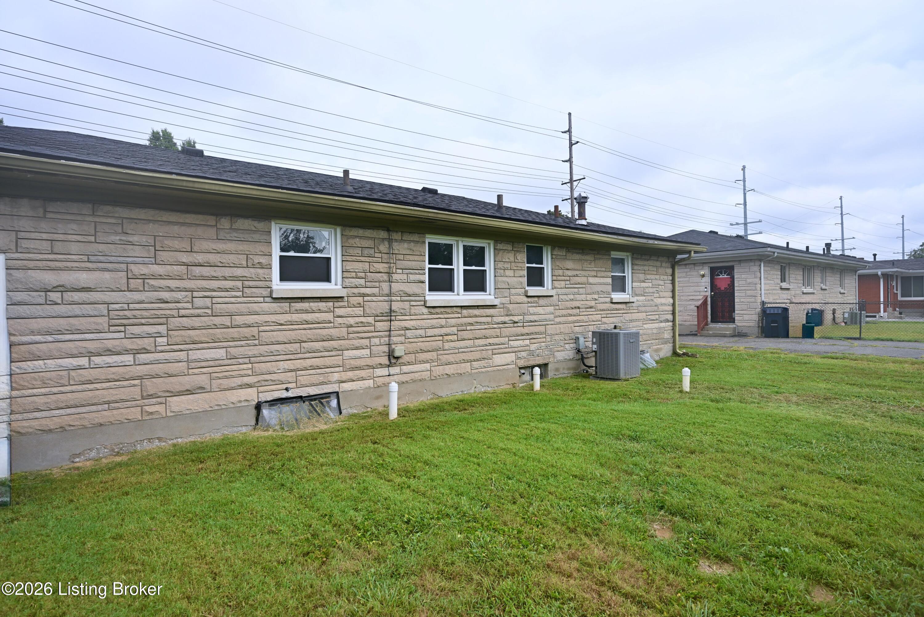 2324 Farnsley Rd Property Photo 39