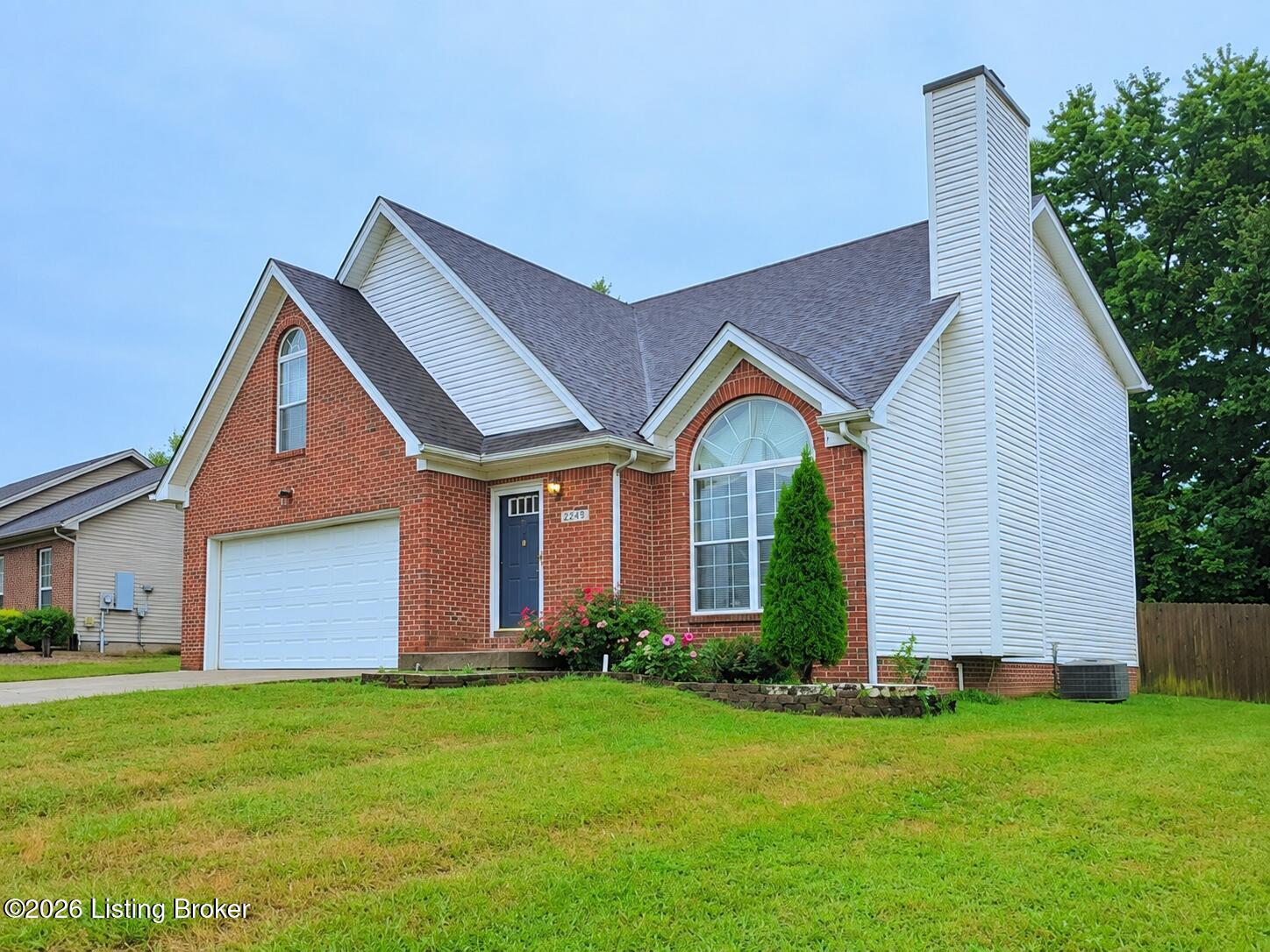 223 Woodfield Cir Property Photo 2