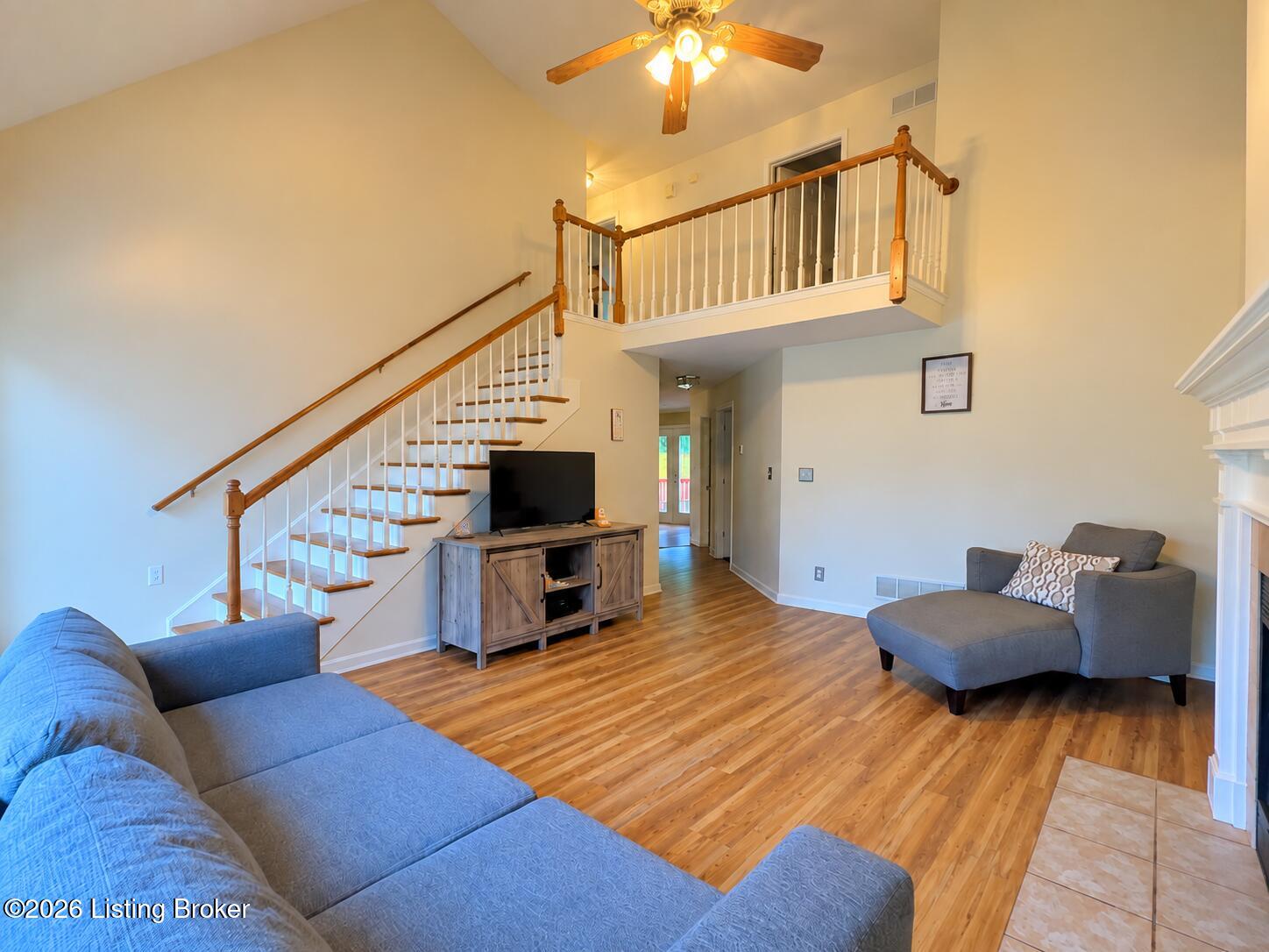 223 Woodfield Cir Property Photo 3