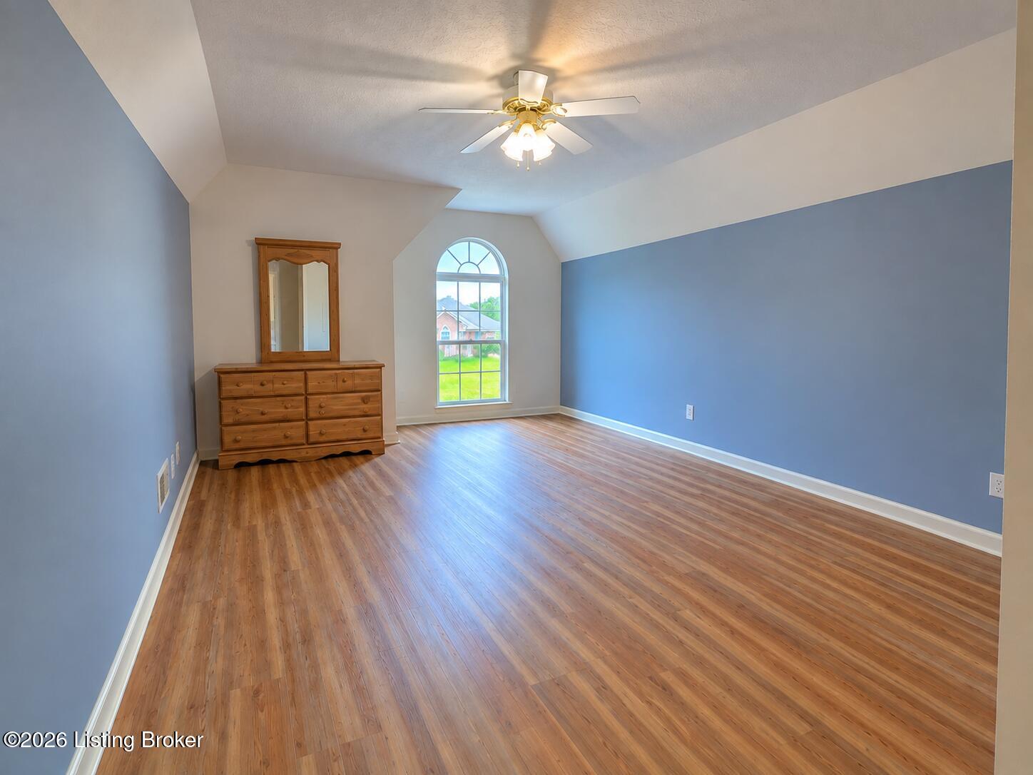 223 Woodfield Cir Property Photo 10