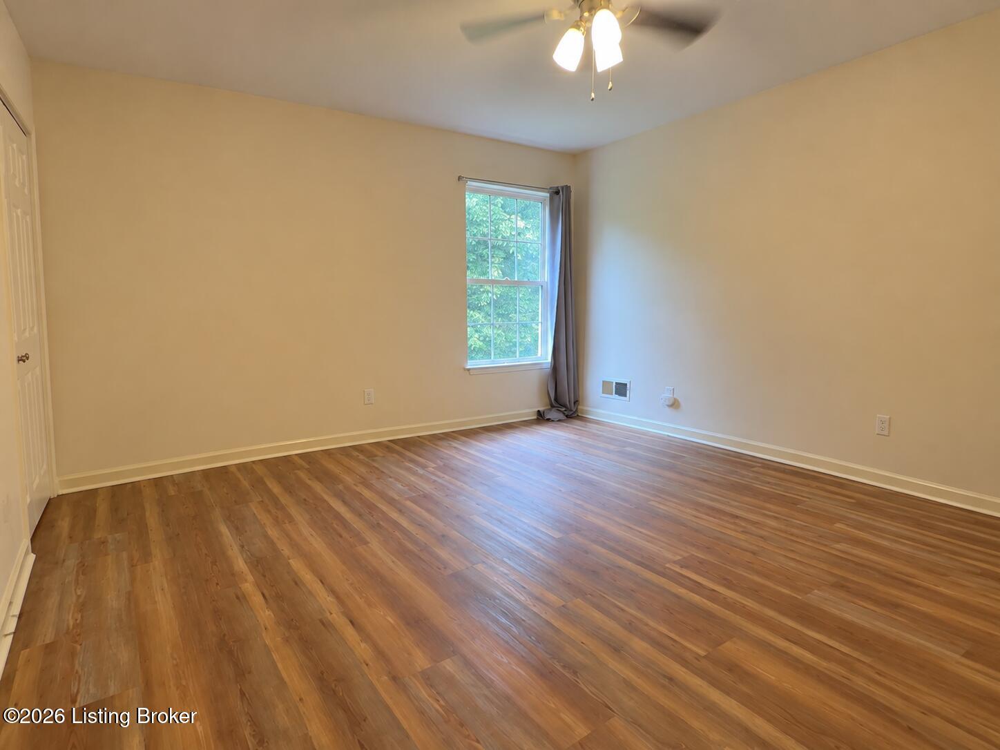 223 Woodfield Cir Property Photo 14