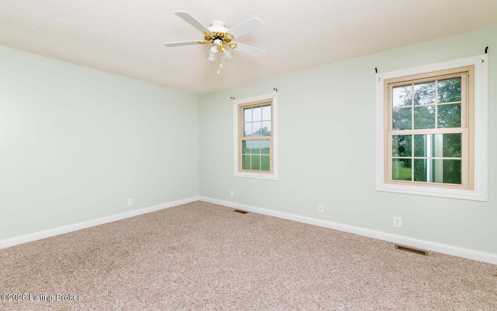 92 Venetia Dr Property Photo 18