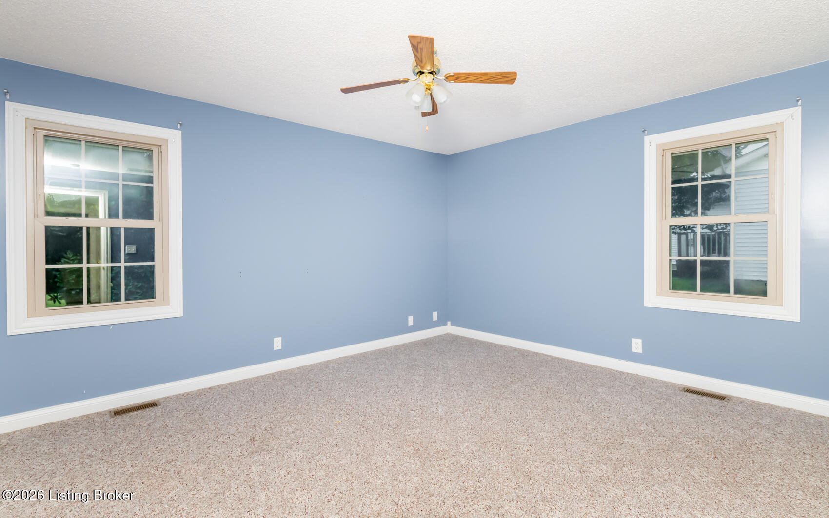 92 Venetia Dr Property Photo 24