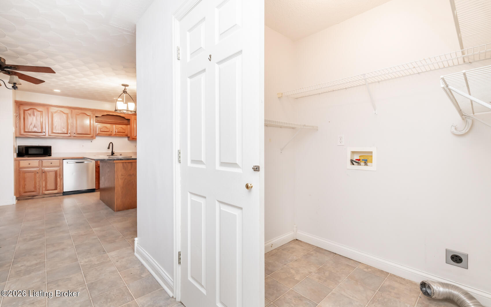 92 Venetia Dr Property Photo 32