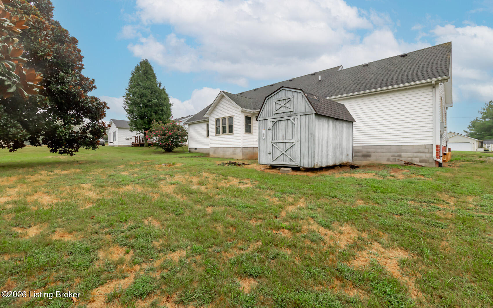 92 Venetia Dr Property Photo 38
