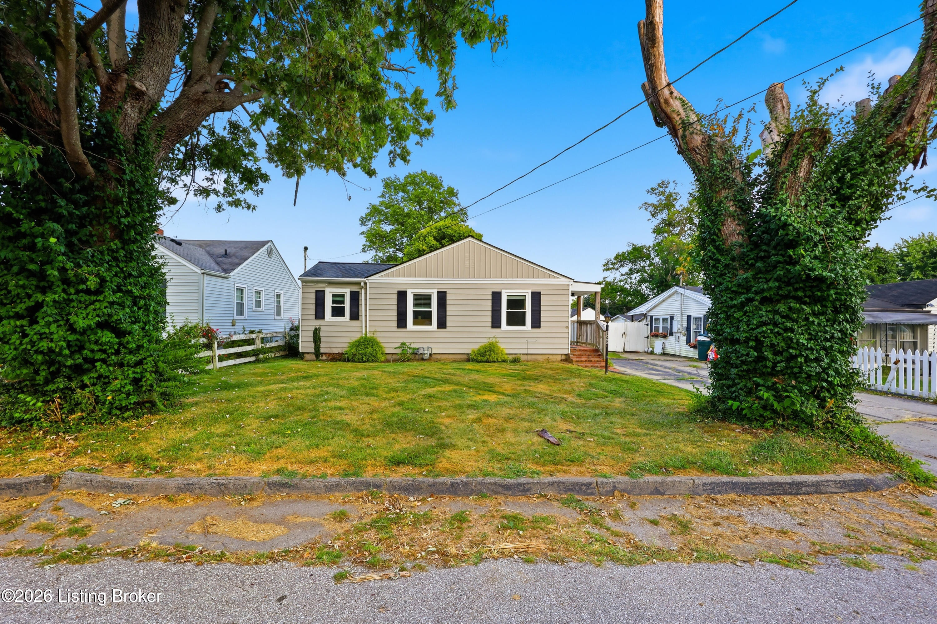 148 Eastview Cir Property Photo 4