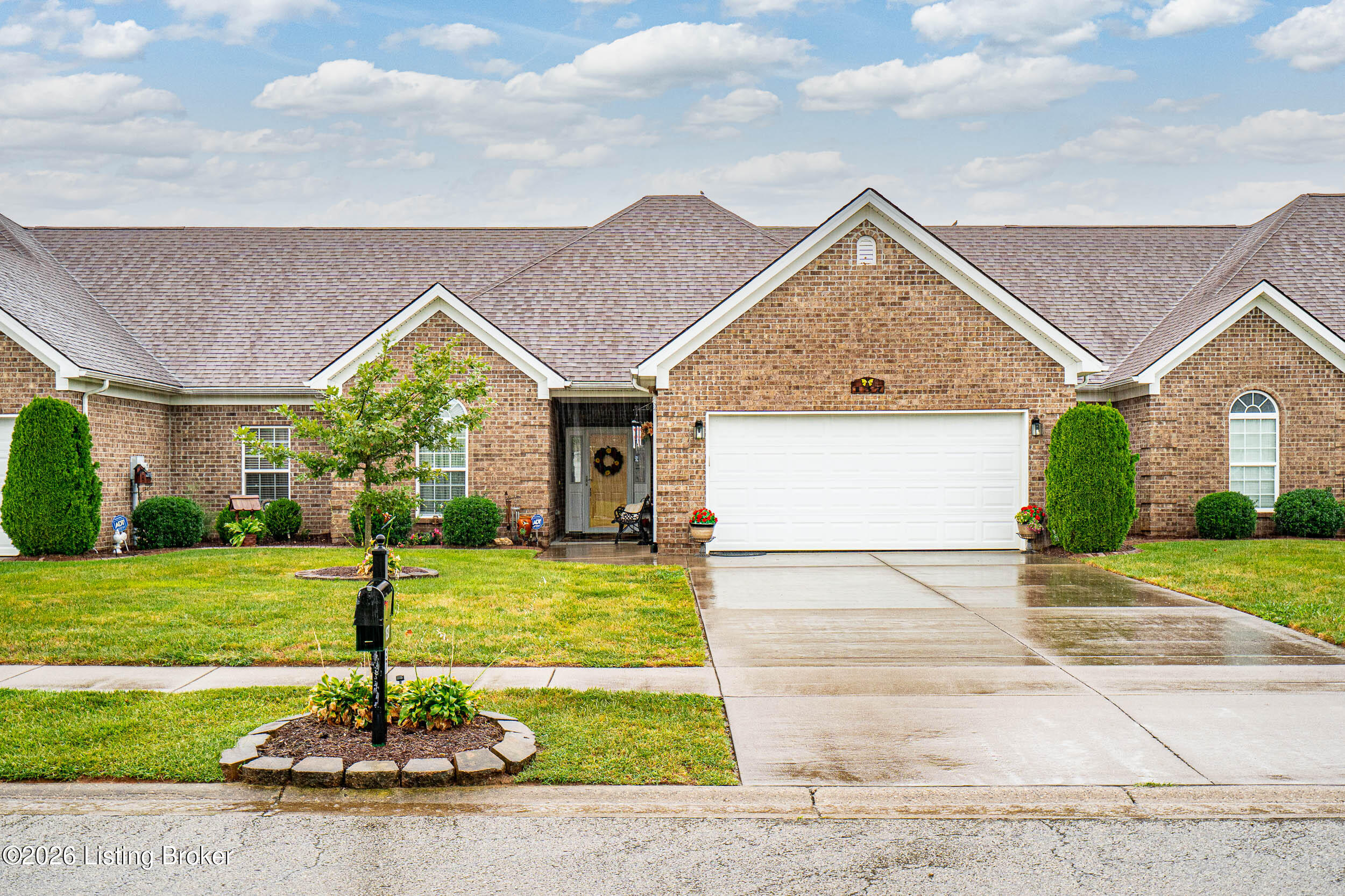 137 Locust Hill Dr Property Photo 1