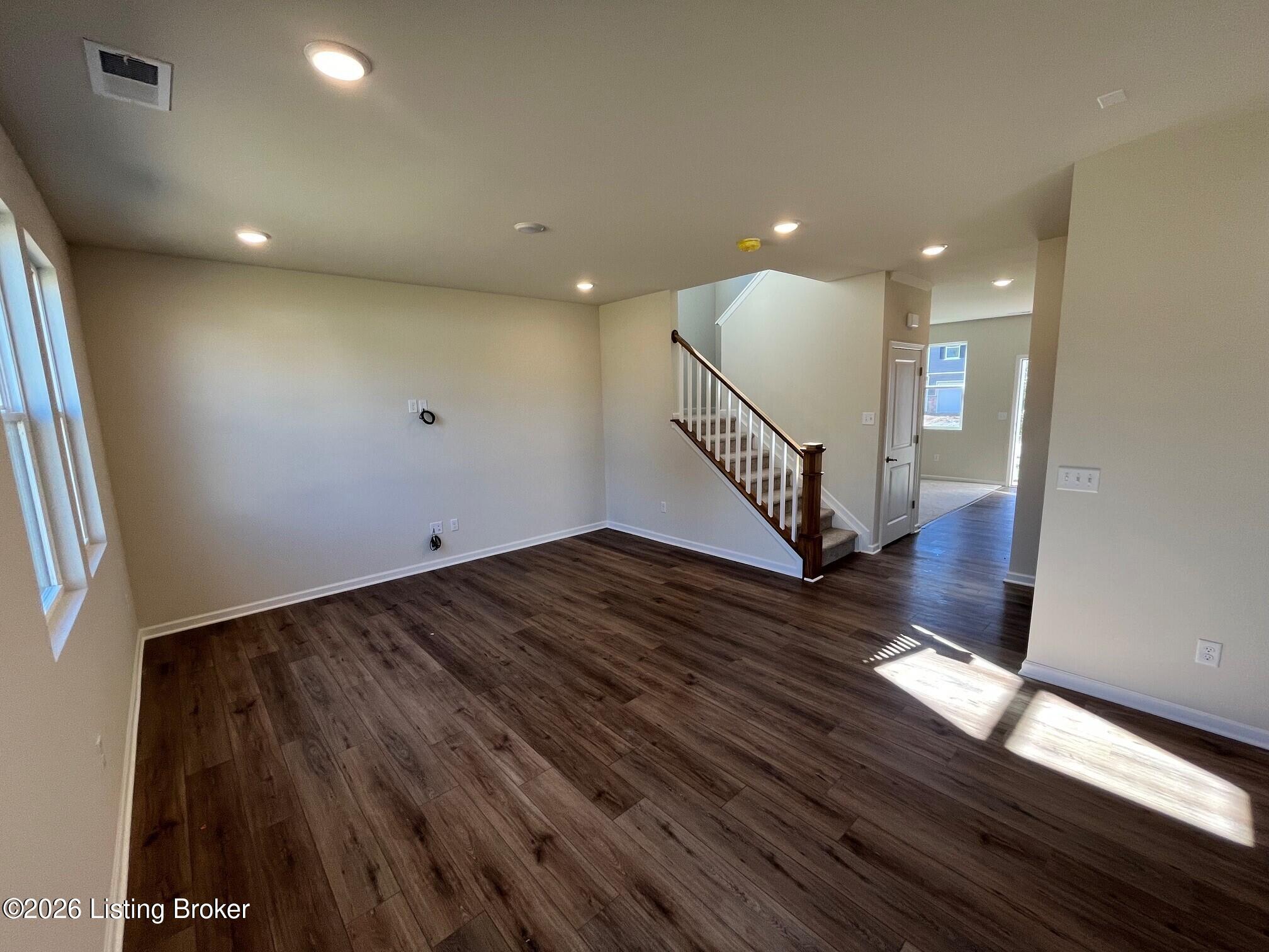 8401 Hollis Vw Way Property Photo 7
