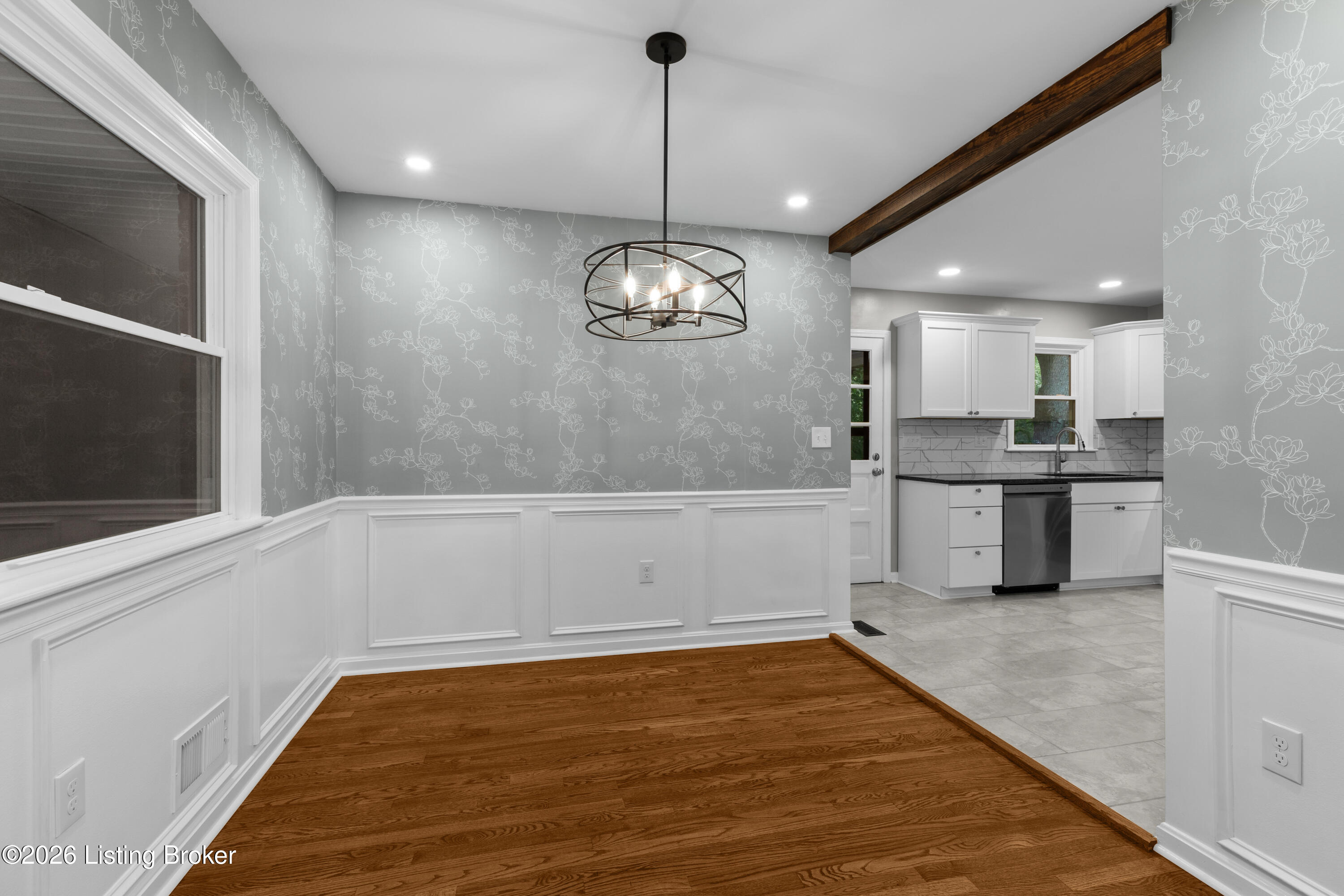 1402 Cloverhills Dr Property Photo 5