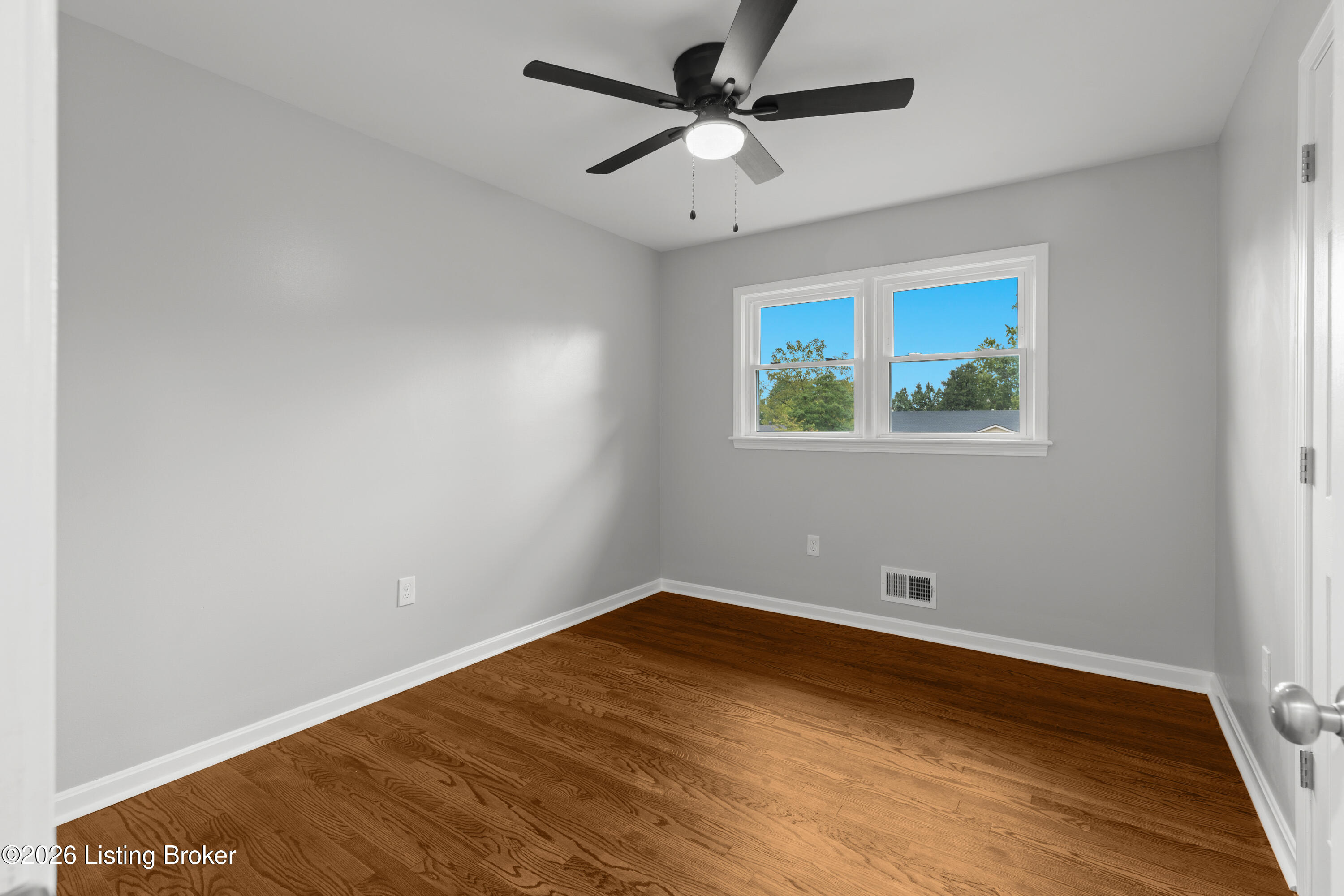 1402 Cloverhills Dr Property Photo 16