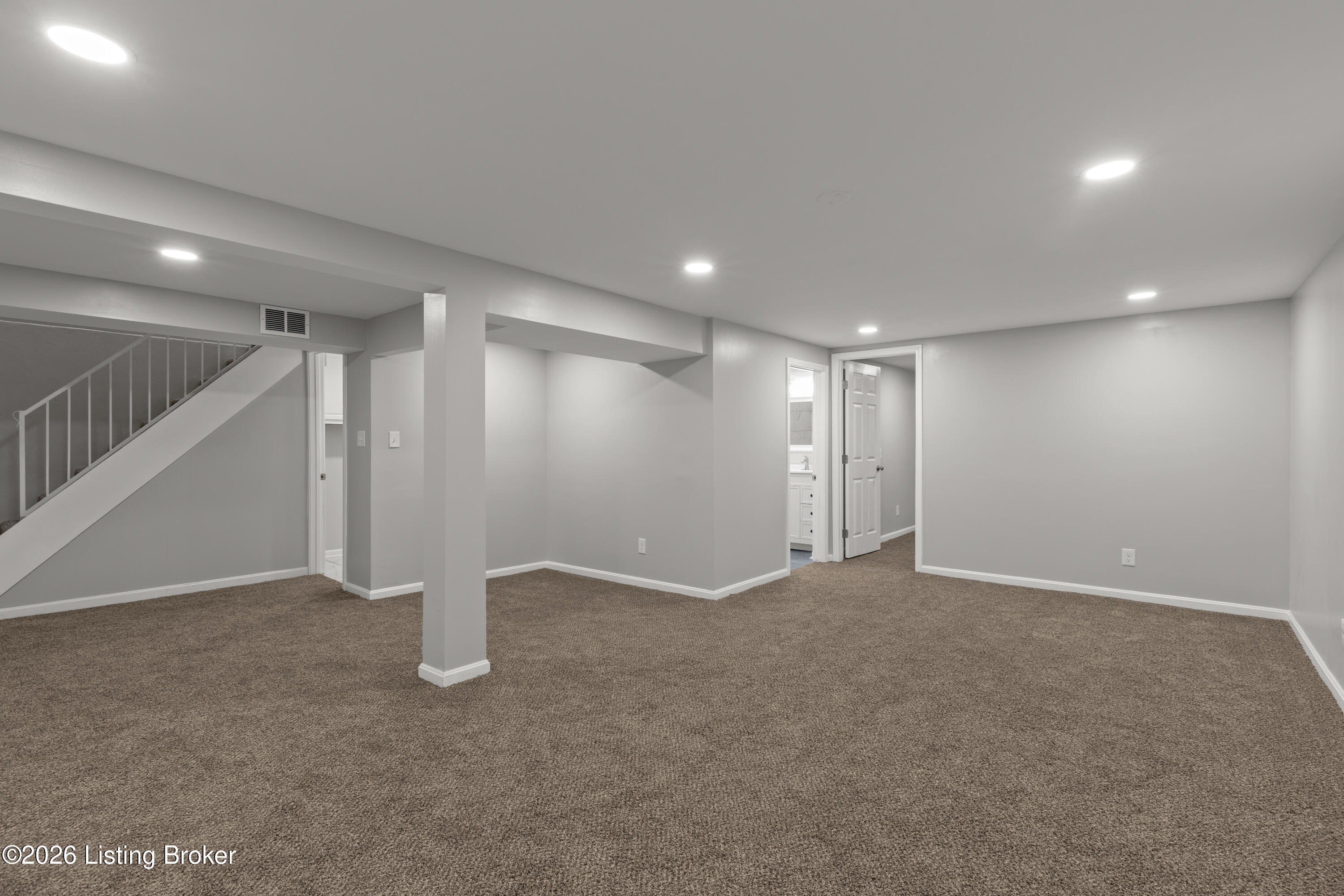 1402 Cloverhills Dr Property Photo 23