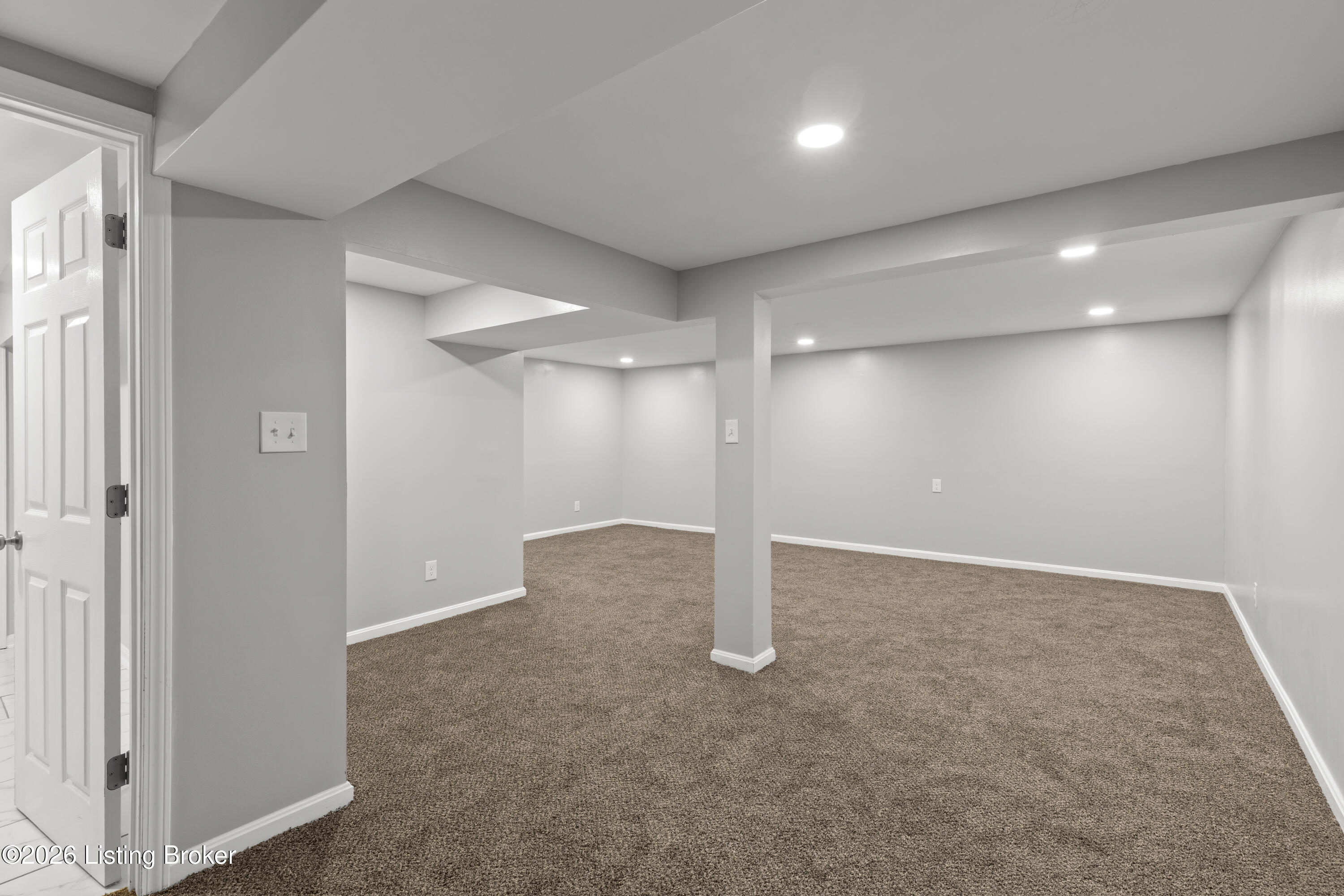 1402 Cloverhills Dr Property Photo 24